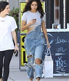 Selena_Gomez_-_Out_and_about_in_Los_Angeles_on_Feb_11-07.jpg