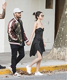 Selena_Gomez_-_with_The_Weeknd_in_Buenos_Aires_on_March_28-02.jpg
