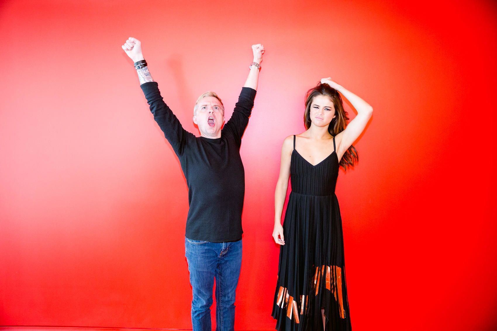 102_7_KIIS_FM_-_June_8-02.jpg