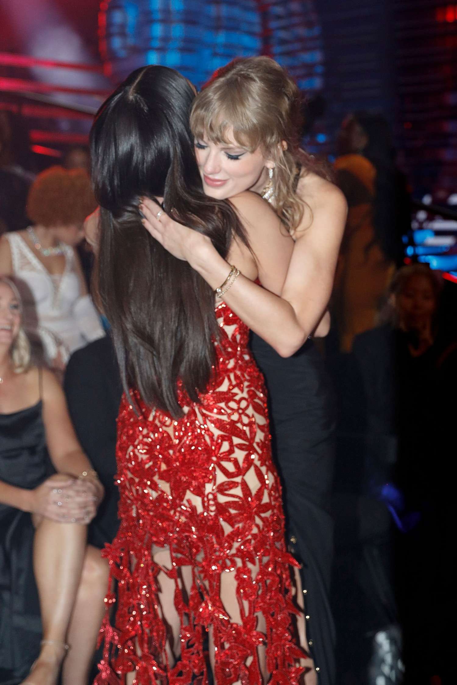 2023_MTV_Video_Music_Awards_-_Backstage_and_Audience08.jpg