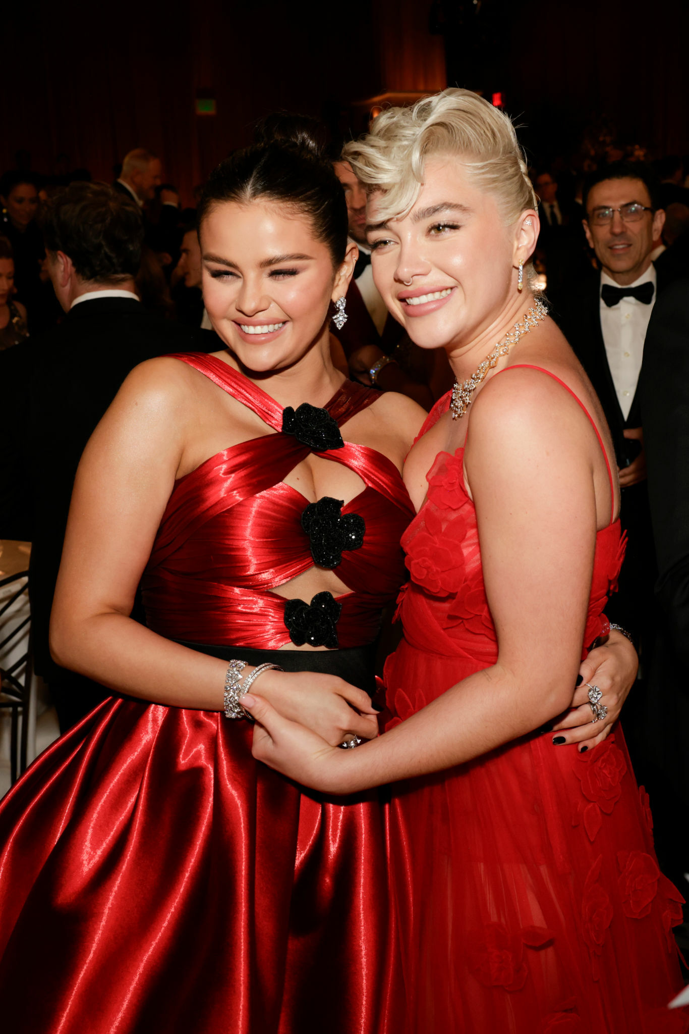433910606_selena17-3.jpg