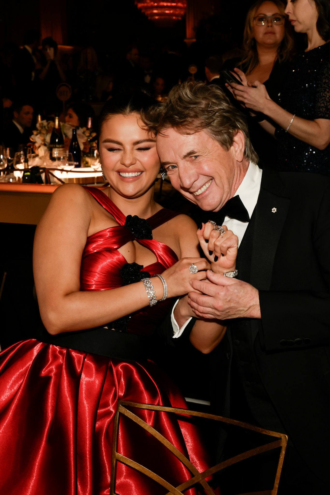 433910617_selena17-4.jpg