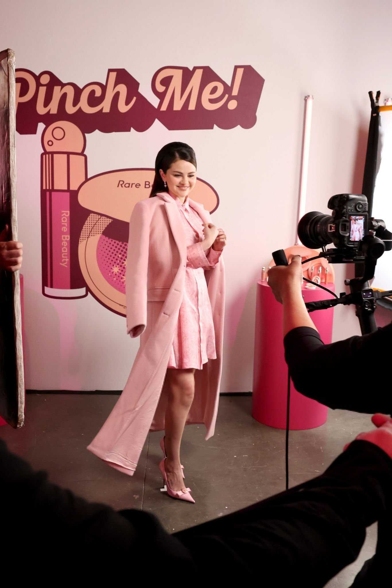 Celebrates_the_Launch_Of_Rare_Beauty_s_Soft_Pinch_Luminous_Powder_Blush_Collection_14.jpg
