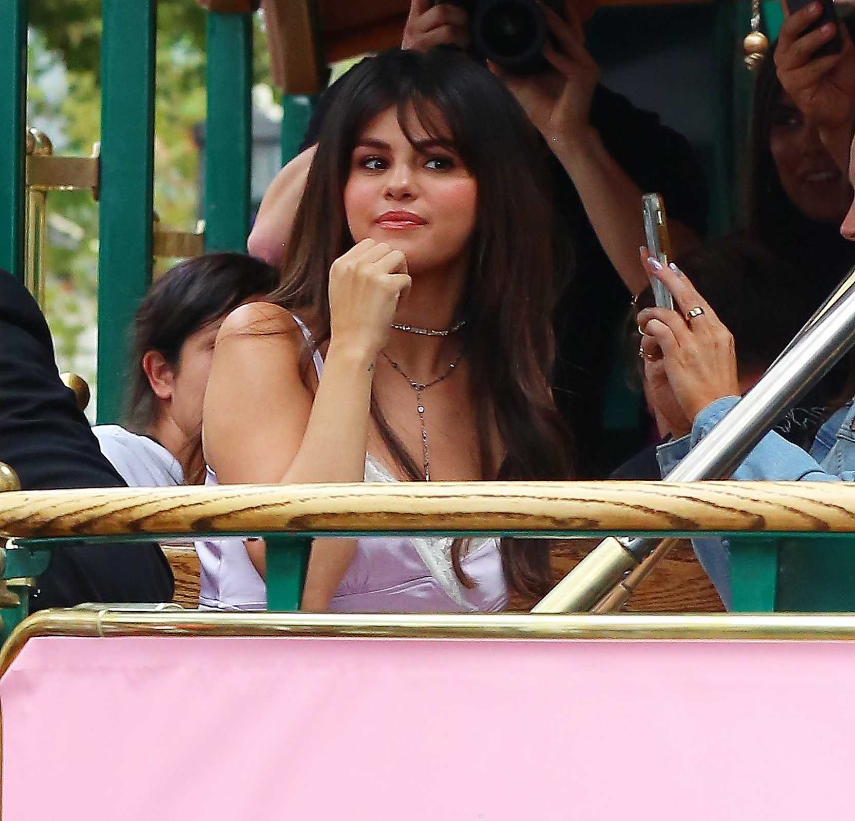Coach_Hosts_Meet_2B_Greet_with_Selena_Gomez_at_The_Grove_-_September_5-05.jpg