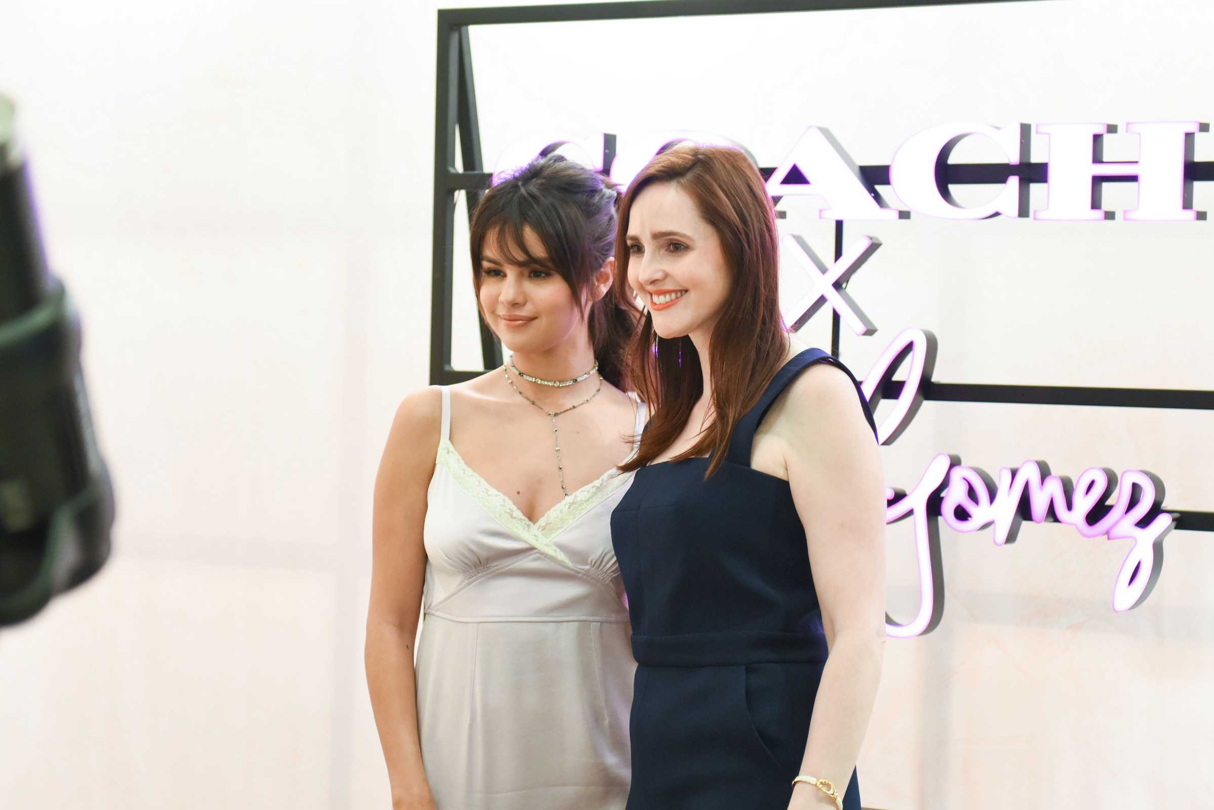 Coach_Hosts_Meet_2B_Greet_with_Selena_Gomez_at_The_Grove_Fans__281329.jpg