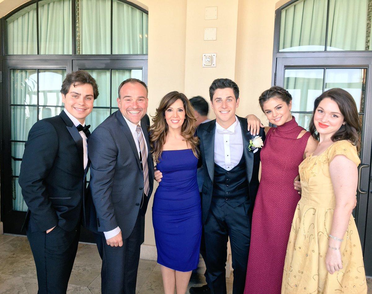David_Henrie_s_Wedding_in_Wilmington2C_Los_Angeles_-_April_21-02.jpg