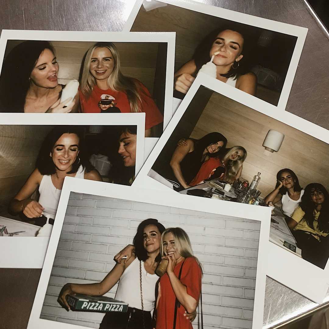 Getting_a_matching_tattoos_with_BFFs_-_August_19-03.jpg