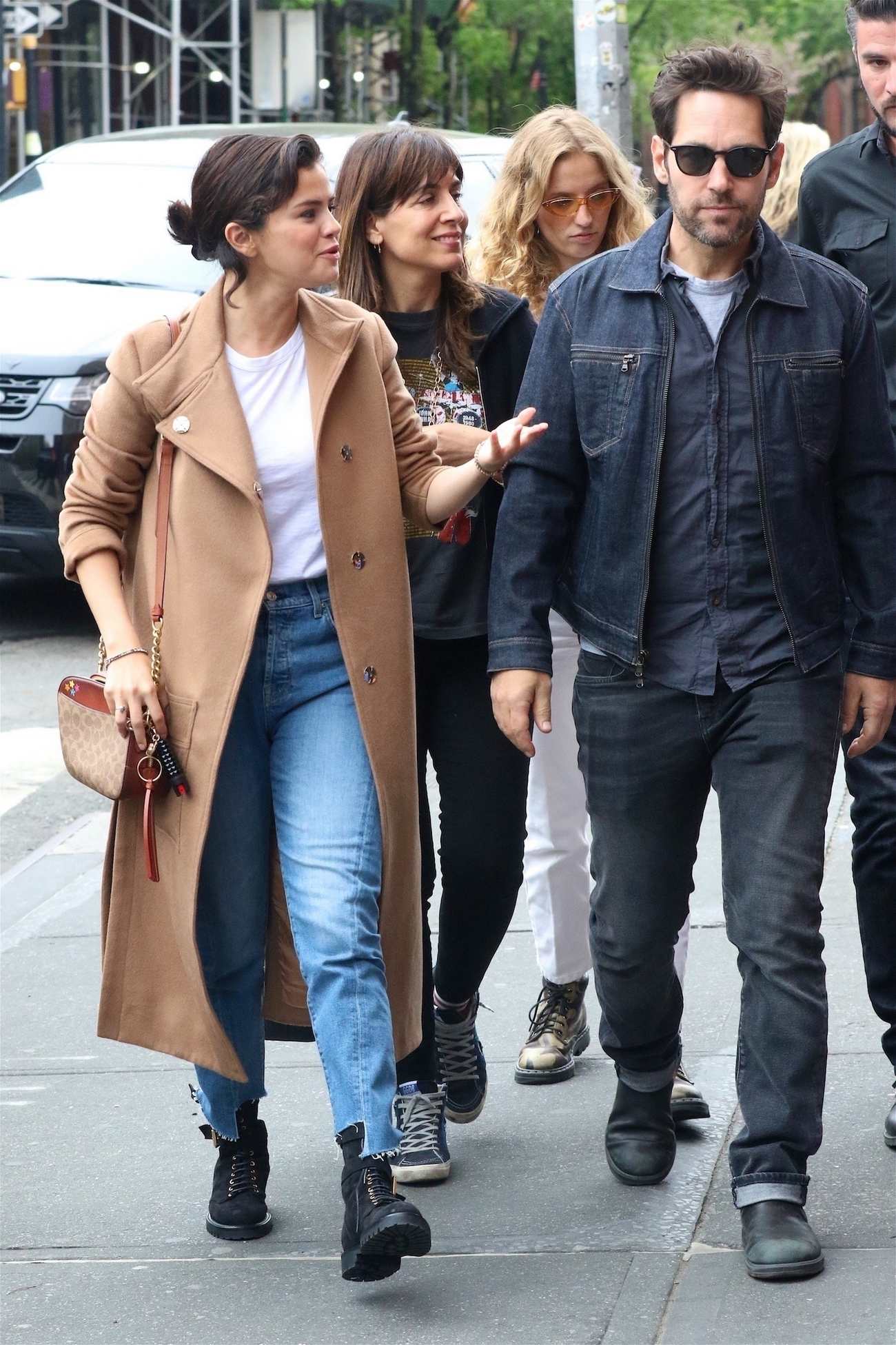Head_out_to_have_lunch_after_watching_a_play_together_in_NYC_-_May_600007.jpg