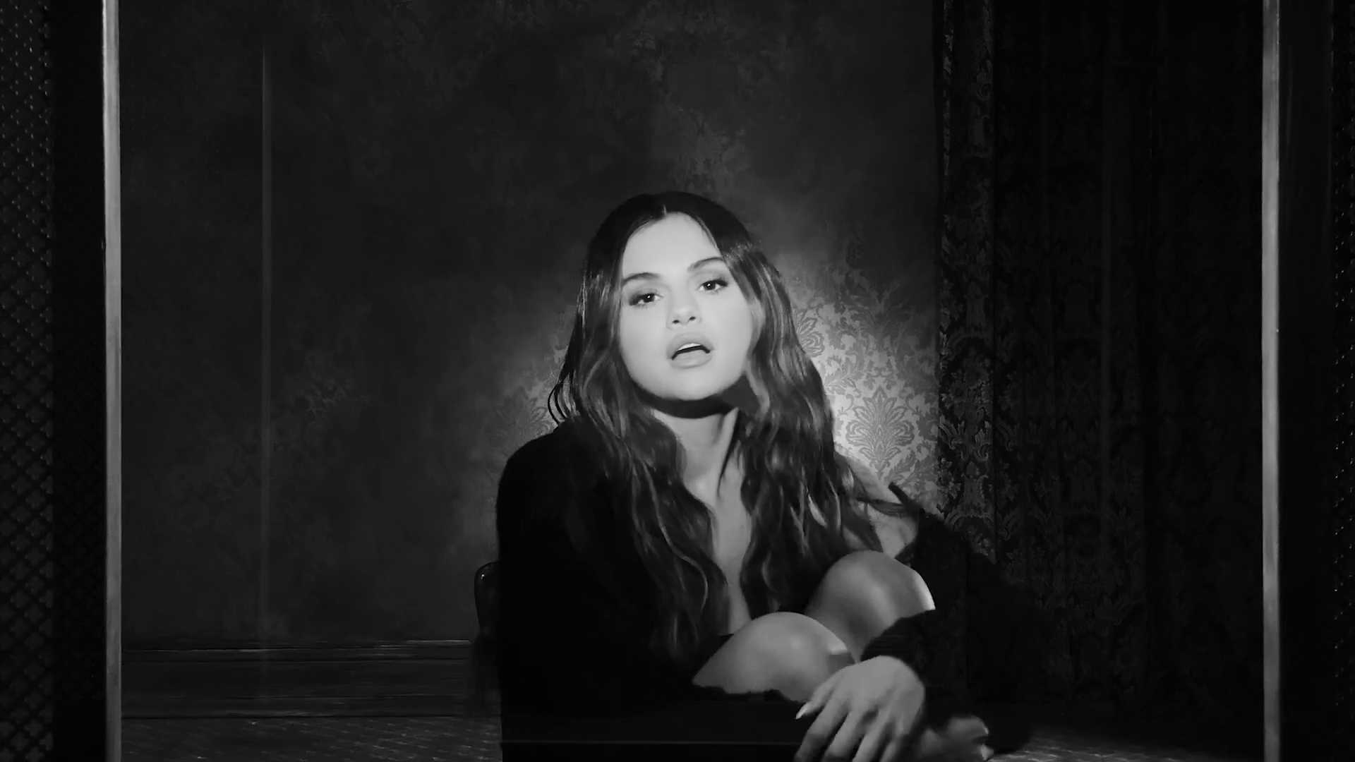 LoseYouToLoveMe_MV-04.jpg