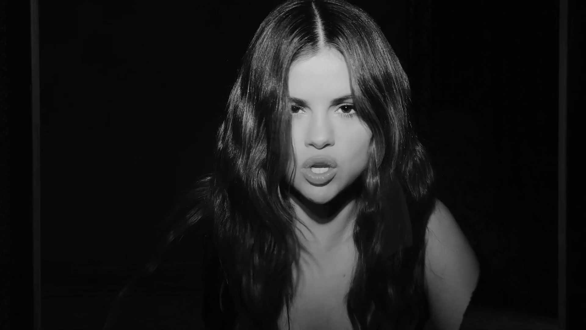LoseYouToLoveMe_MV-20.jpg