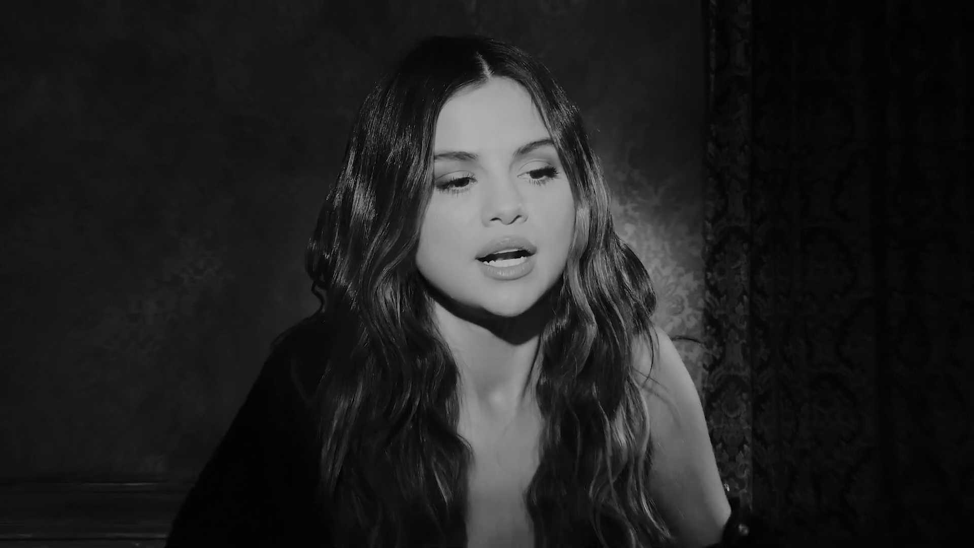 LoseYouToLoveMe_MV-23.jpg