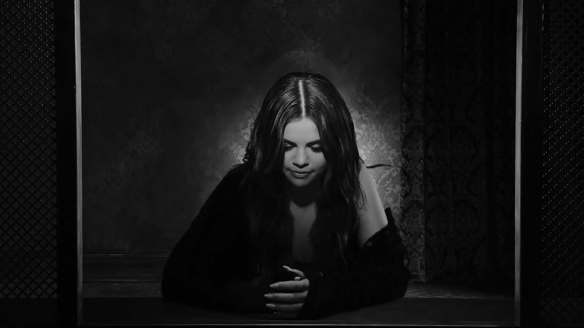 LoseYouToLoveMe_MV-24.jpg