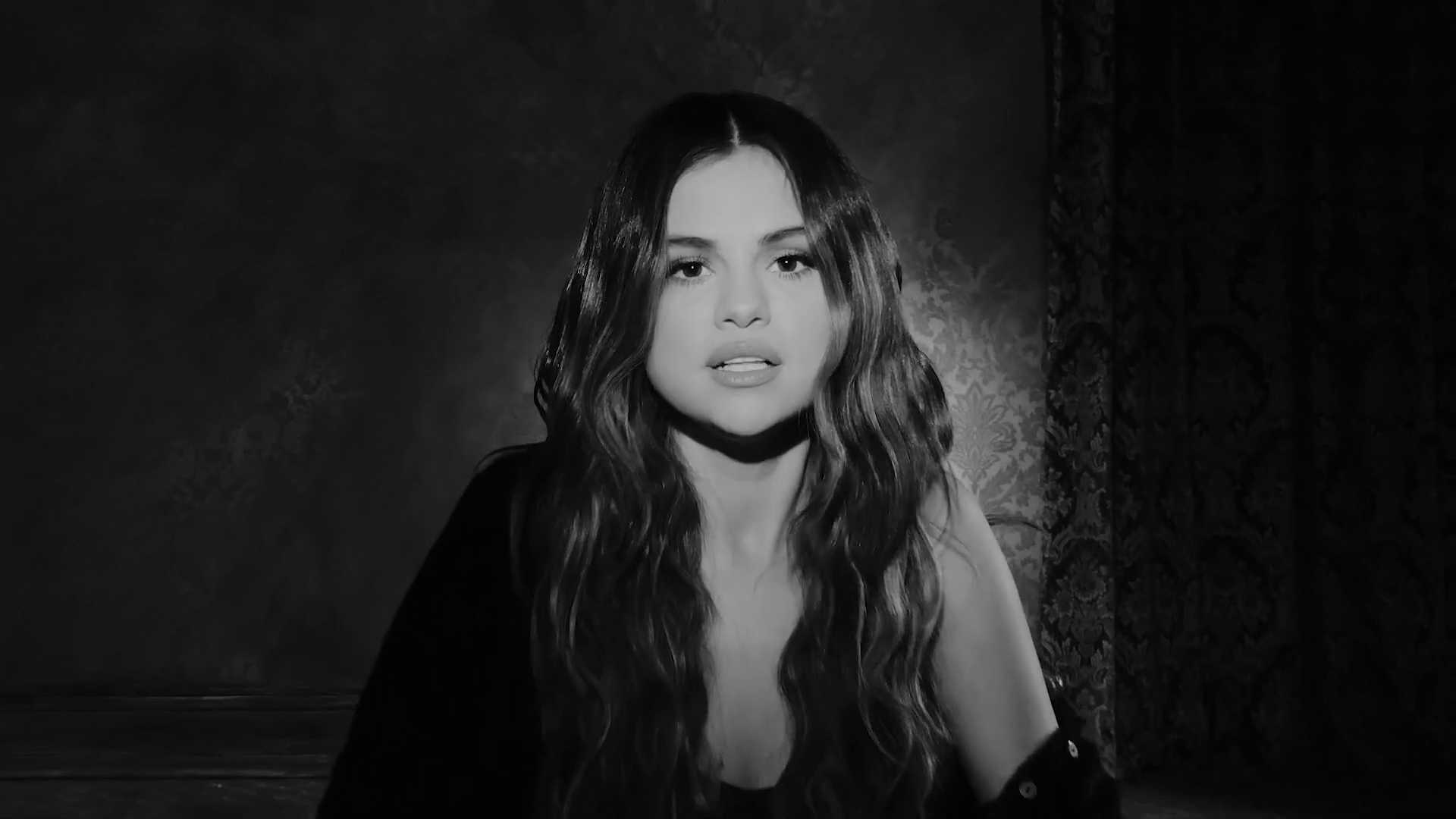 LoseYouToLoveMe_MV-25.jpg