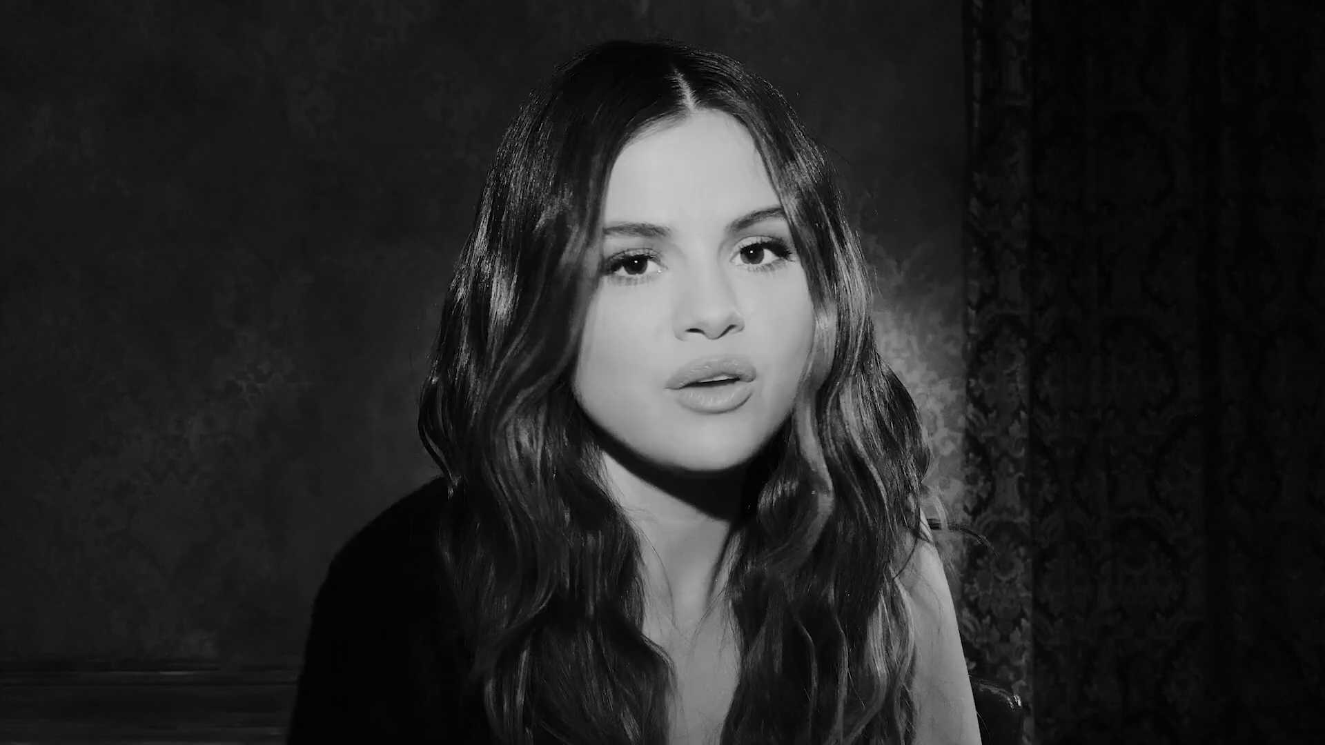 LoseYouToLoveMe_MV-30.jpg