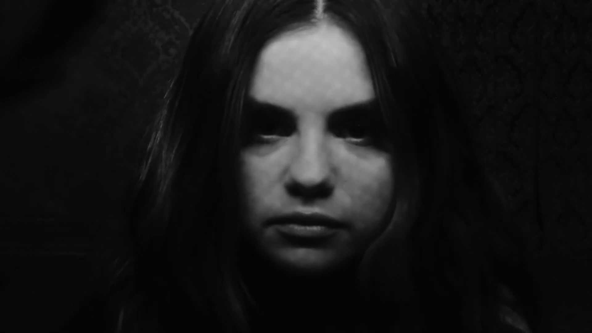 LoseYouToLoveMe_MV-36.jpg
