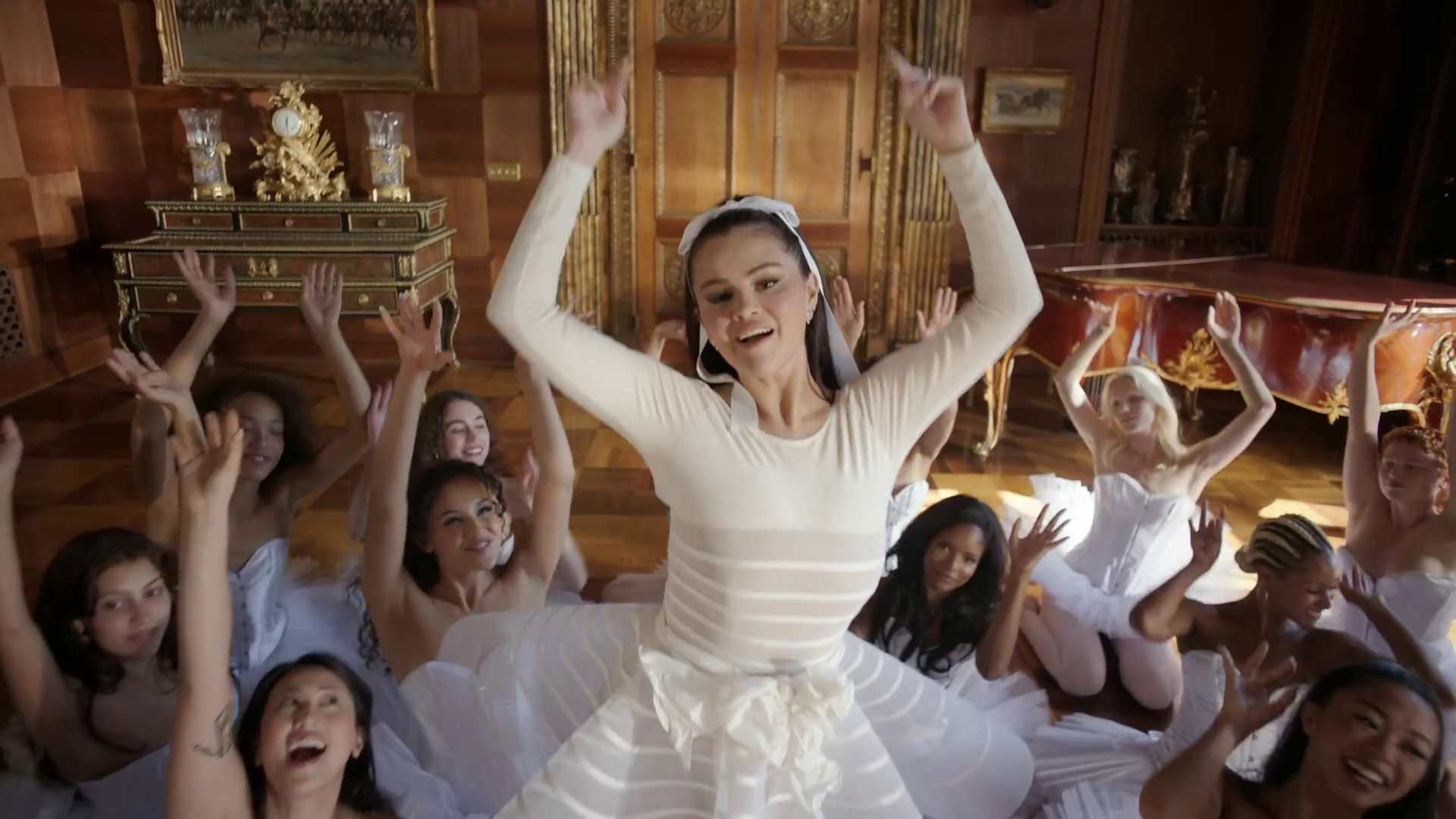 Love_On_Screen_Captures_146.jpg
