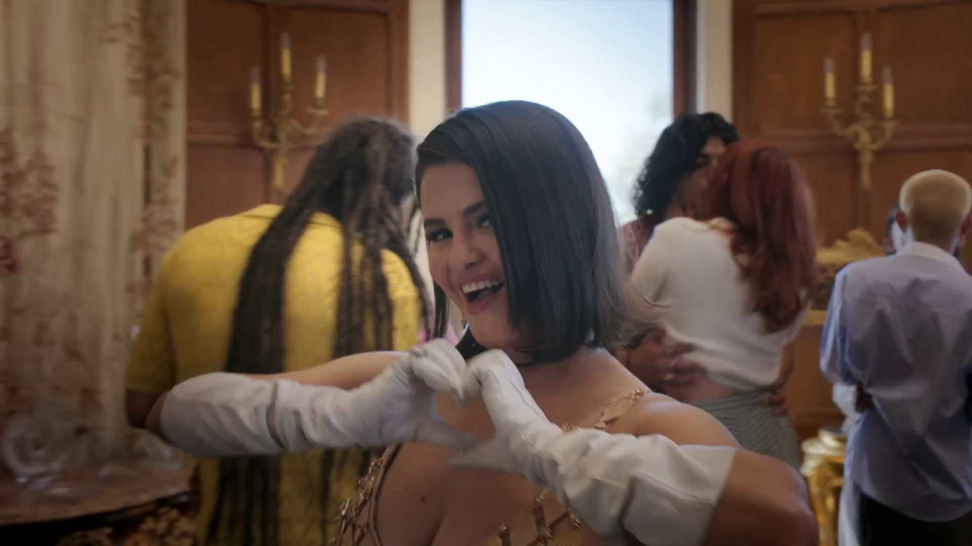 Love_On_Screen_Captures_150.jpg