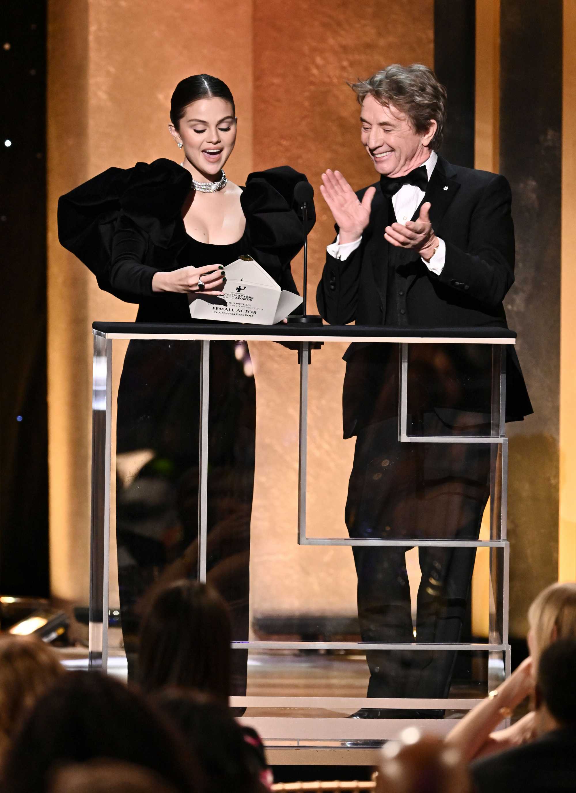 On_Stage00010.jpg