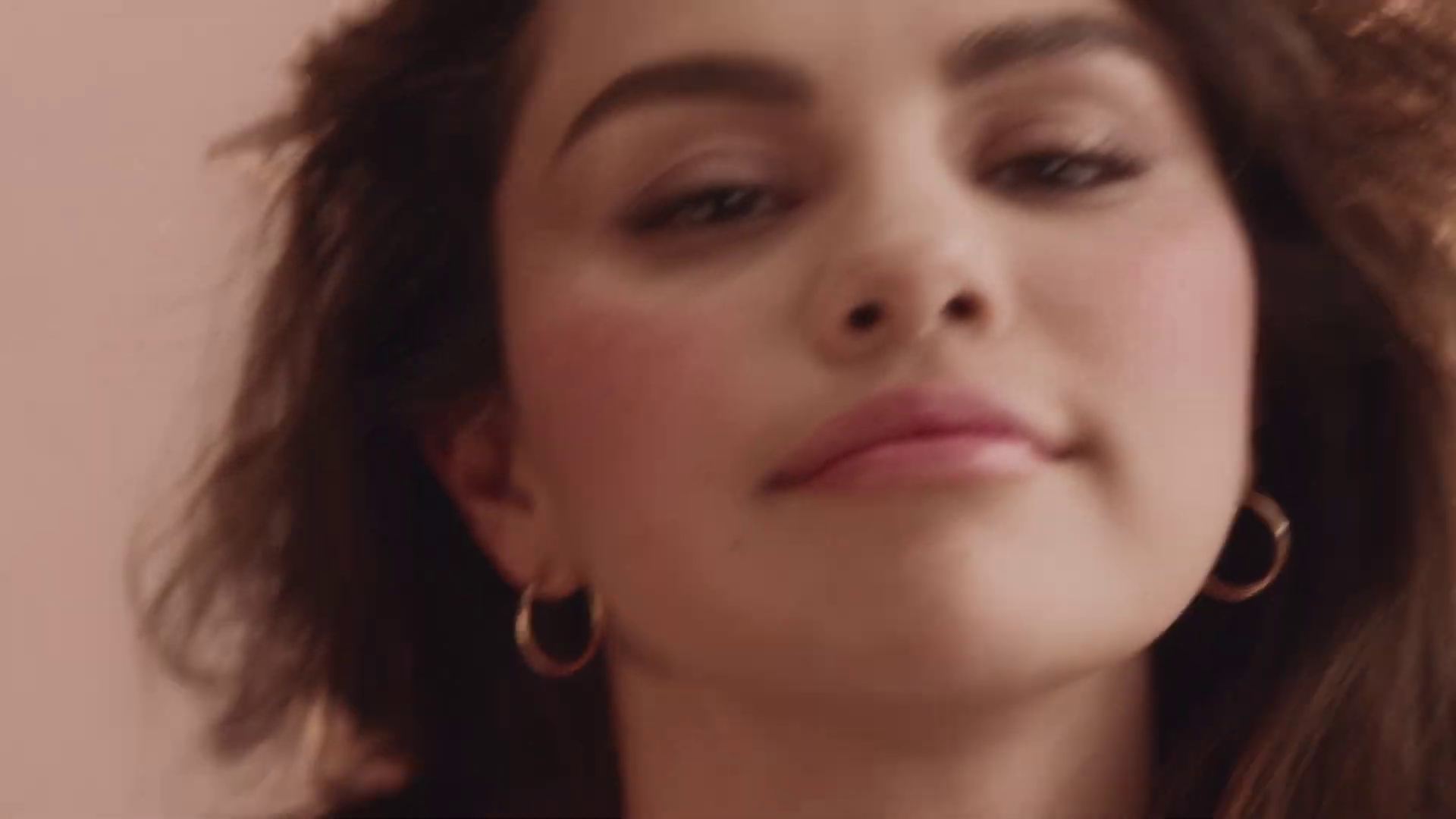 Rare_Beauty_Promo-08.jpg