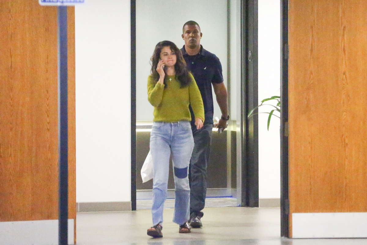 Selena_Gomez-_Out_and_about_in_Los_Angeles_on_July_2400005.jpg