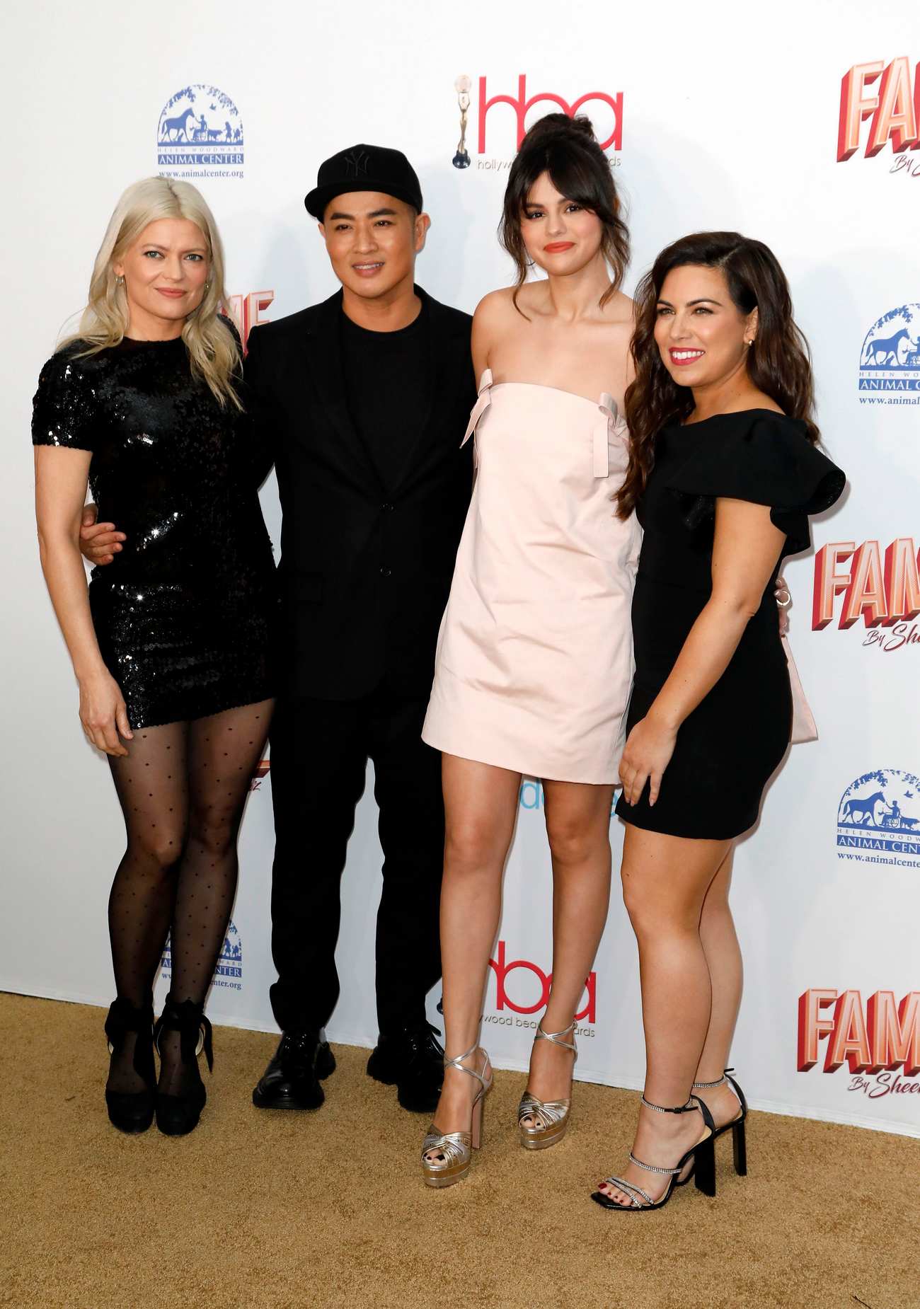 Selena_Gomez_-_2020_Hollywood_Beauty_Awards__in_Los_Angeles2C_2020-02-06-05.jpg