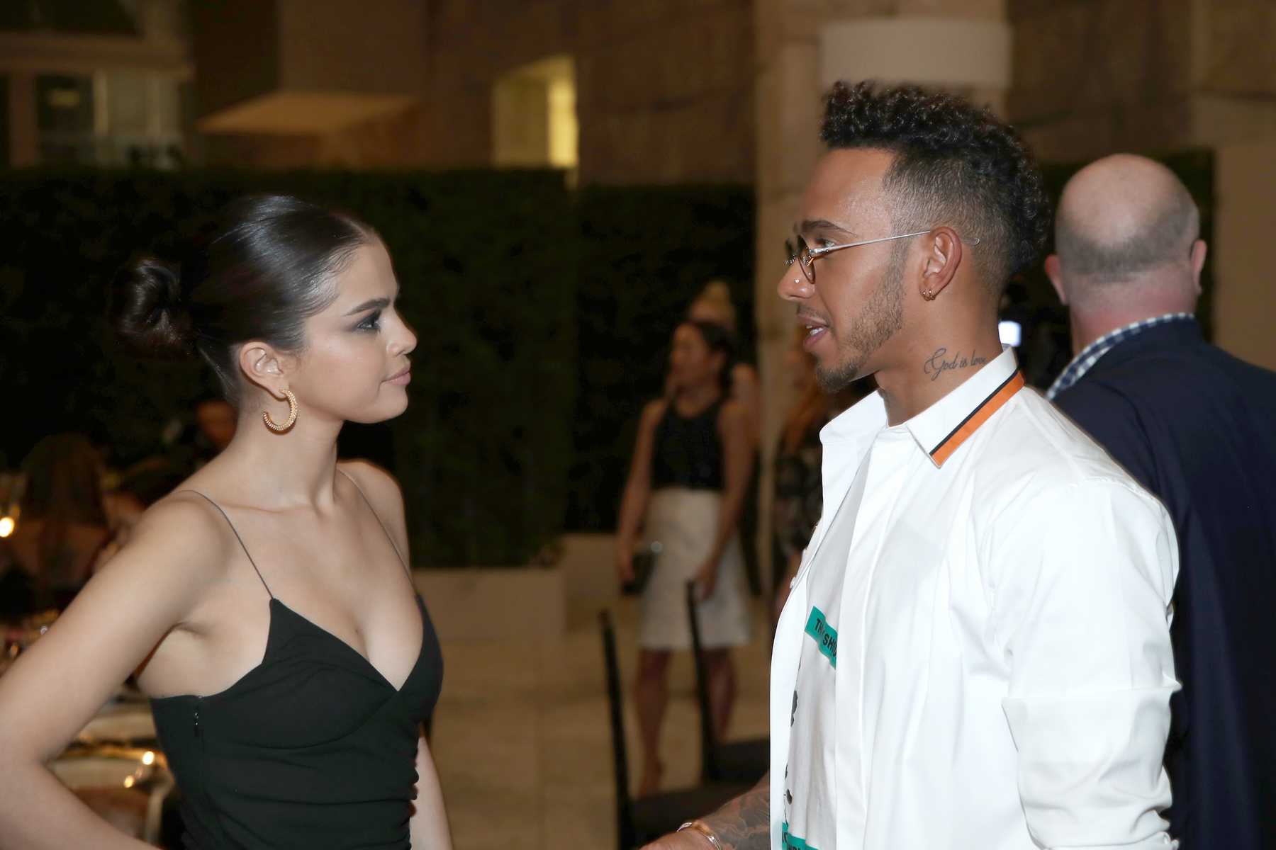Selena_Gomez_-_3rd_Annual_InStyle_Awards_at_The_Getty_Center_in_Los_Angeles_5BInside5D_on_October_23-01.jpg