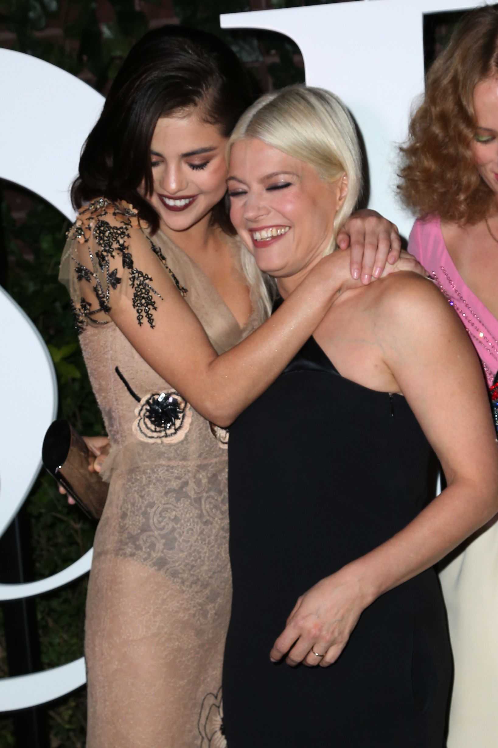 Selena_Gomez_-_4BoF500_gala_dinner_-_NYFW_SpringSummer_2018_on_September_9-__.jpg