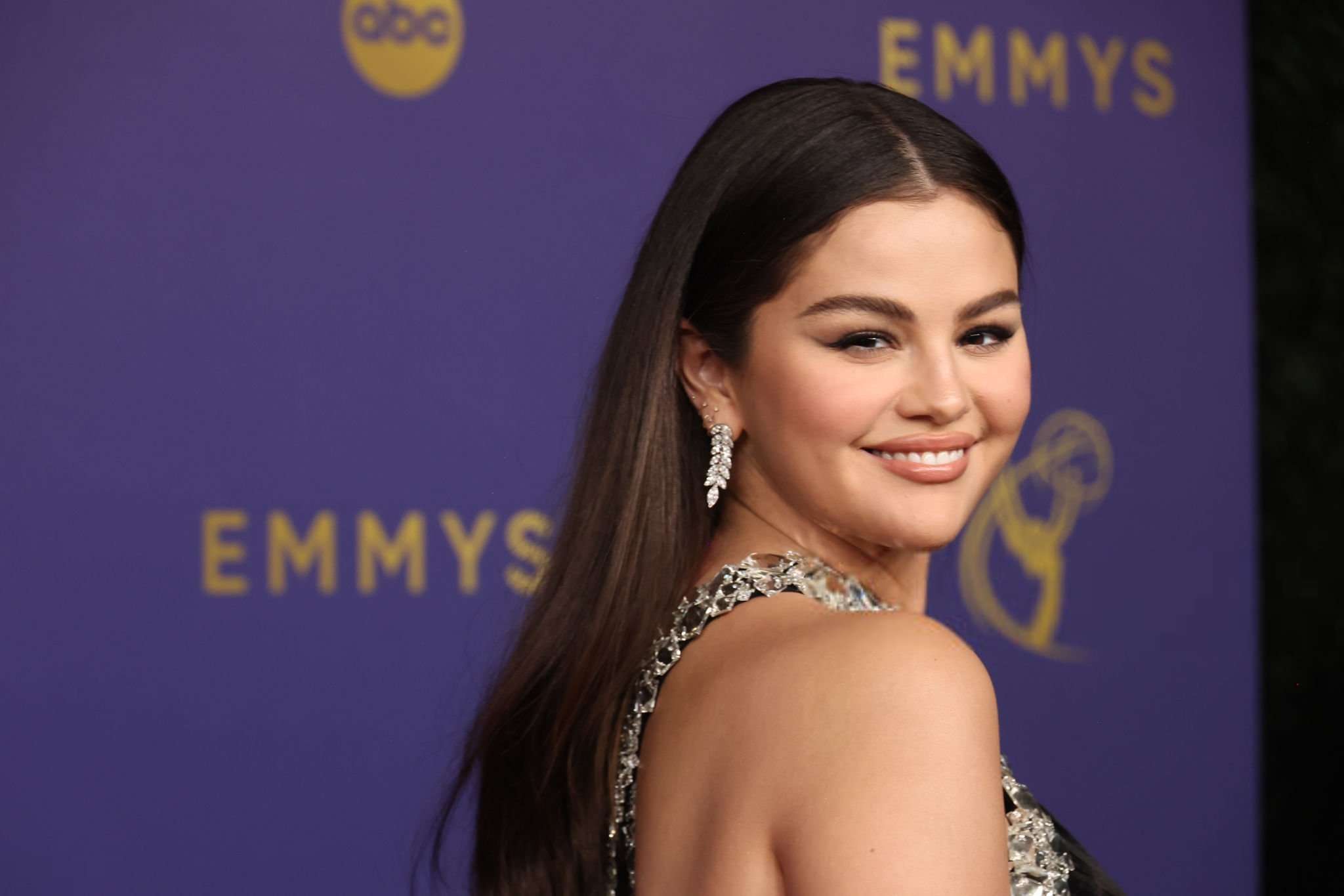 Selena_Gomez_-_76th_Primetime_Emmy_Awards_in_Los_Angeles2CSeptember_152C_2024_13.jpg