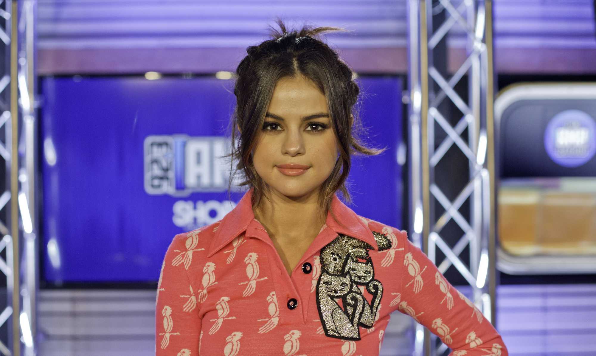 Selena_Gomez_-_92_3_AMP_radio_station_on_June_5-01.jpg