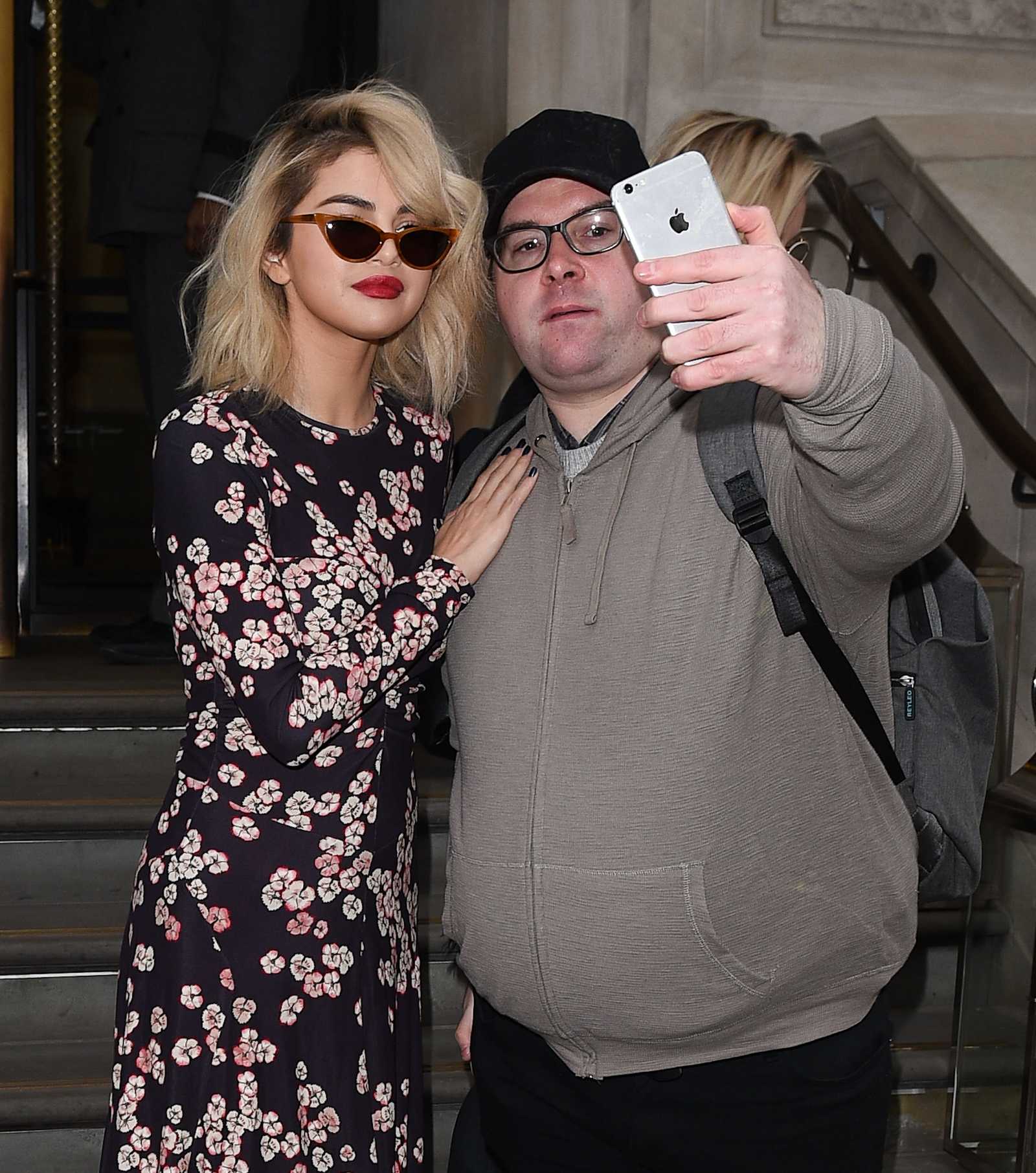 Selena_Gomez_-_Arriving_at_KISS_radio_in_London2C_UK_on_December_4-01.jpg