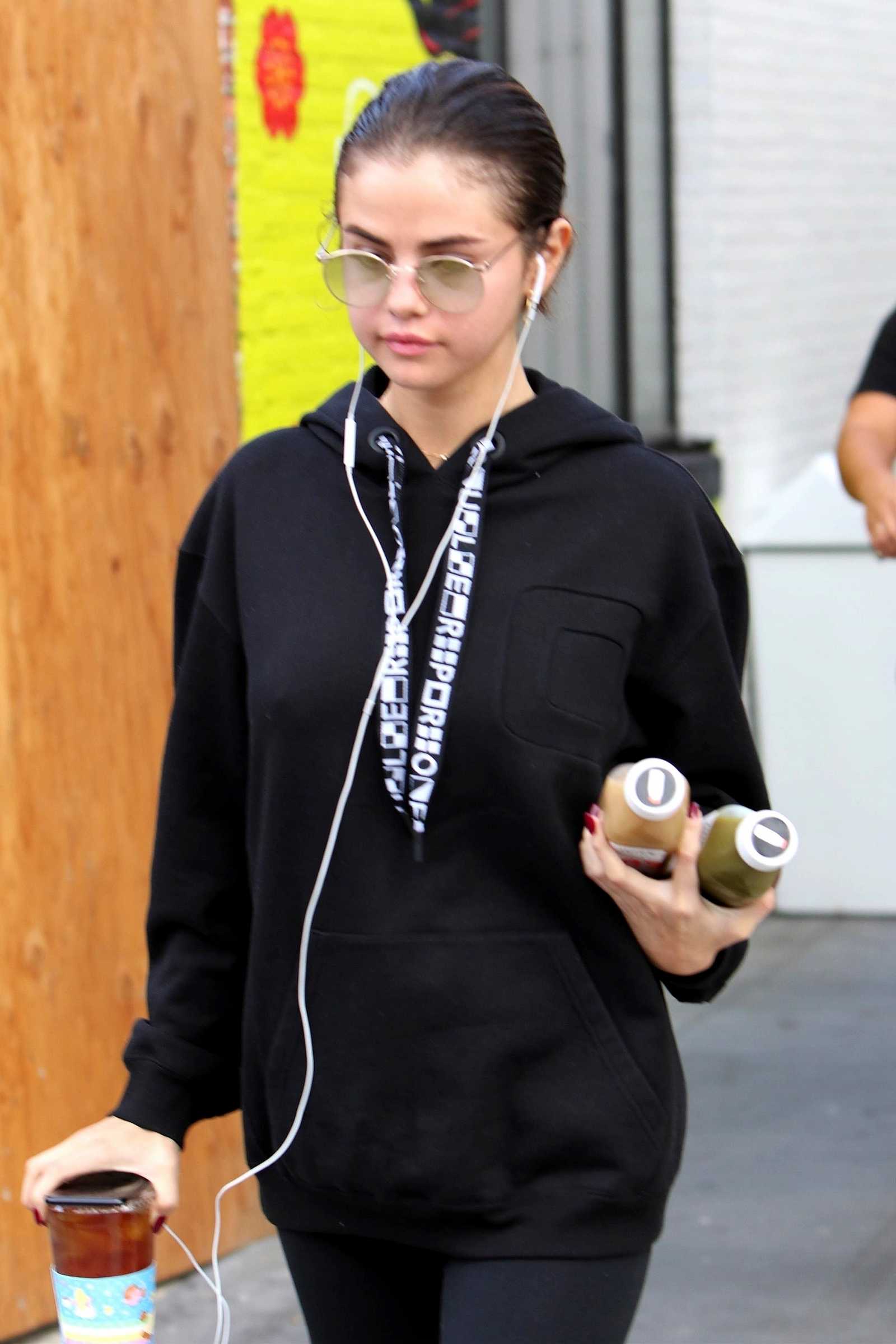 Selena_Gomez_-_At_Alfred_Coffee_in_Studio_City2C_CA_on_November_3-13.jpg