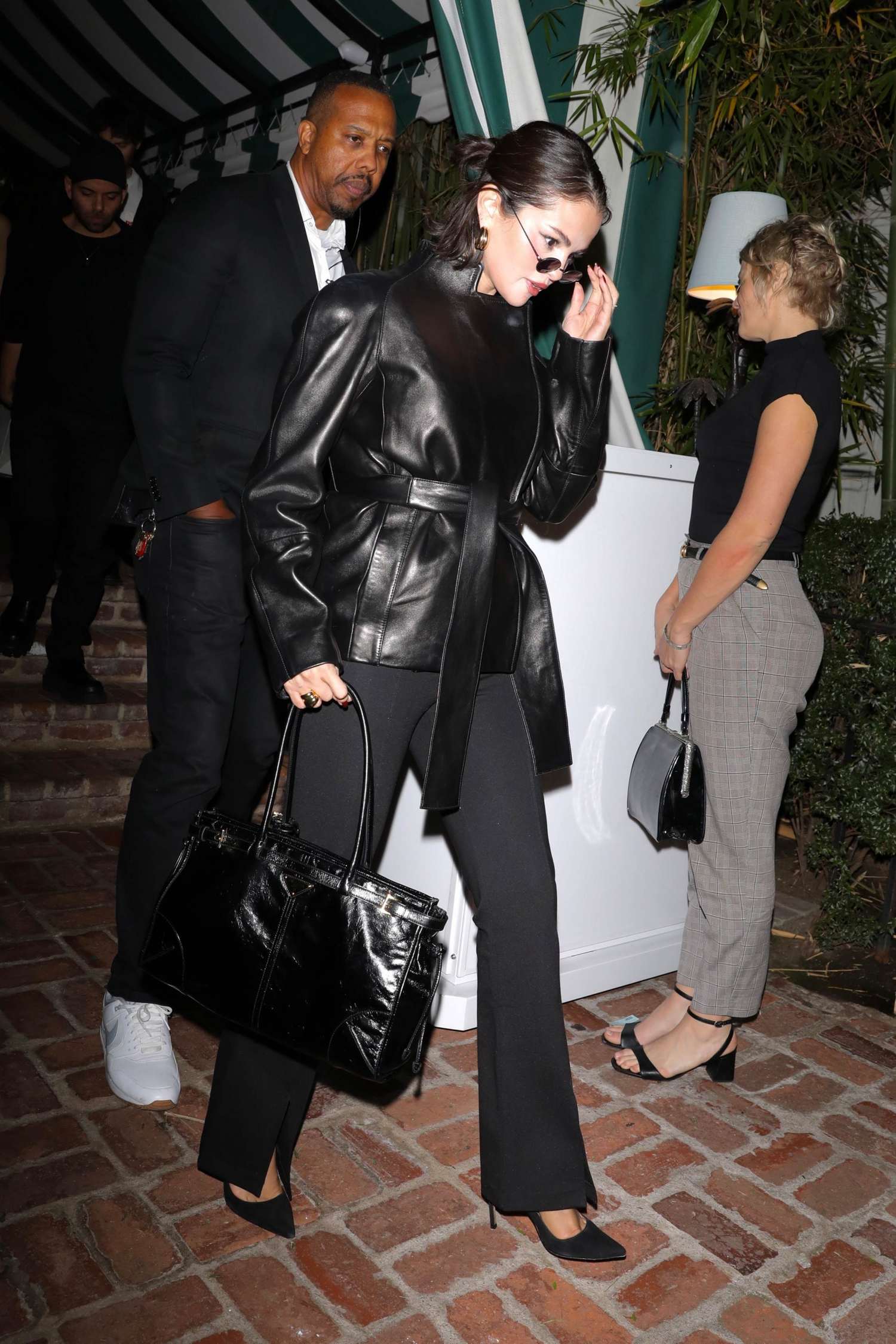 Selena_Gomez_-_At_Brooks_Nader27s_birthday_dinner_at_San_Vicente_Bungalows2C_West_Hollywood_CA_-_February_72C_2026_10.jpg