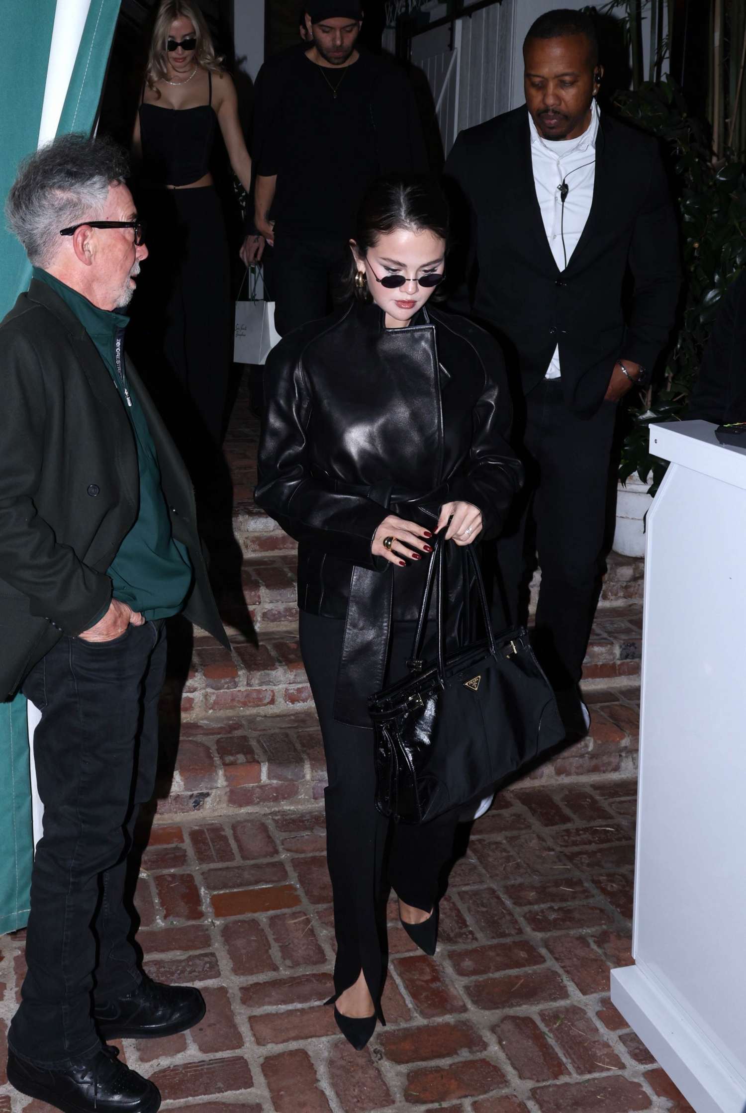 Selena_Gomez_-_At_Brooks_Nader27s_birthday_dinner_at_San_Vicente_Bungalows2C_West_Hollywood_CA_-_February_72C_2026_11.jpg