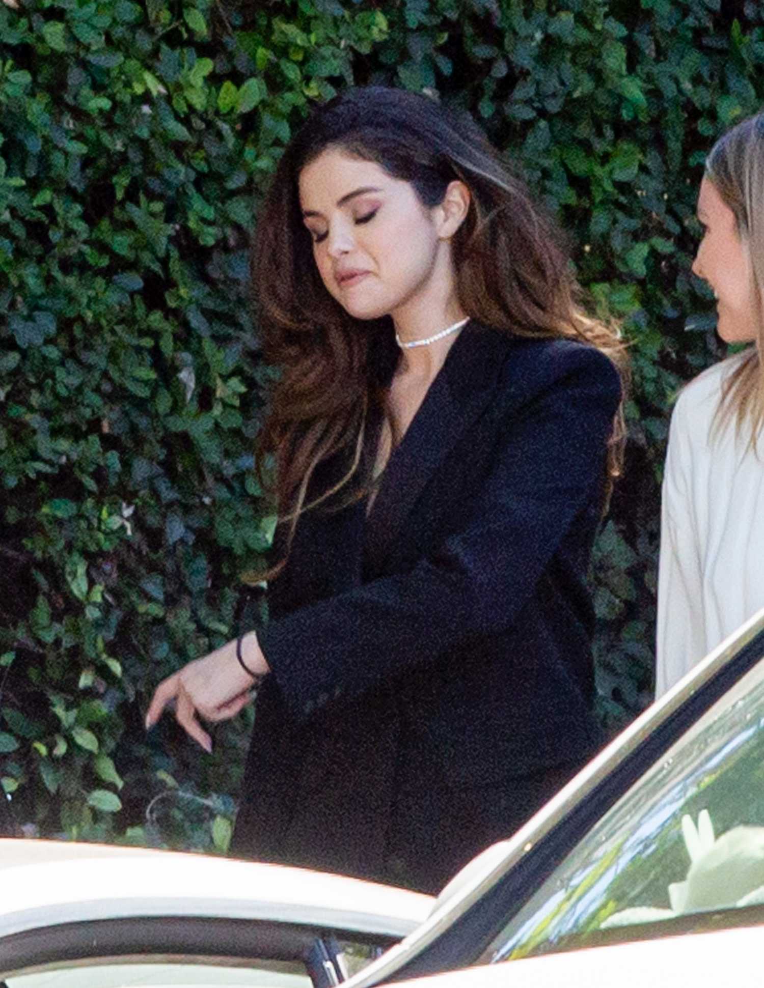 Selena_Gomez_-_At_Burbank_Studios_in_Burbank2C_CA_October_232C_2019-08.jpg