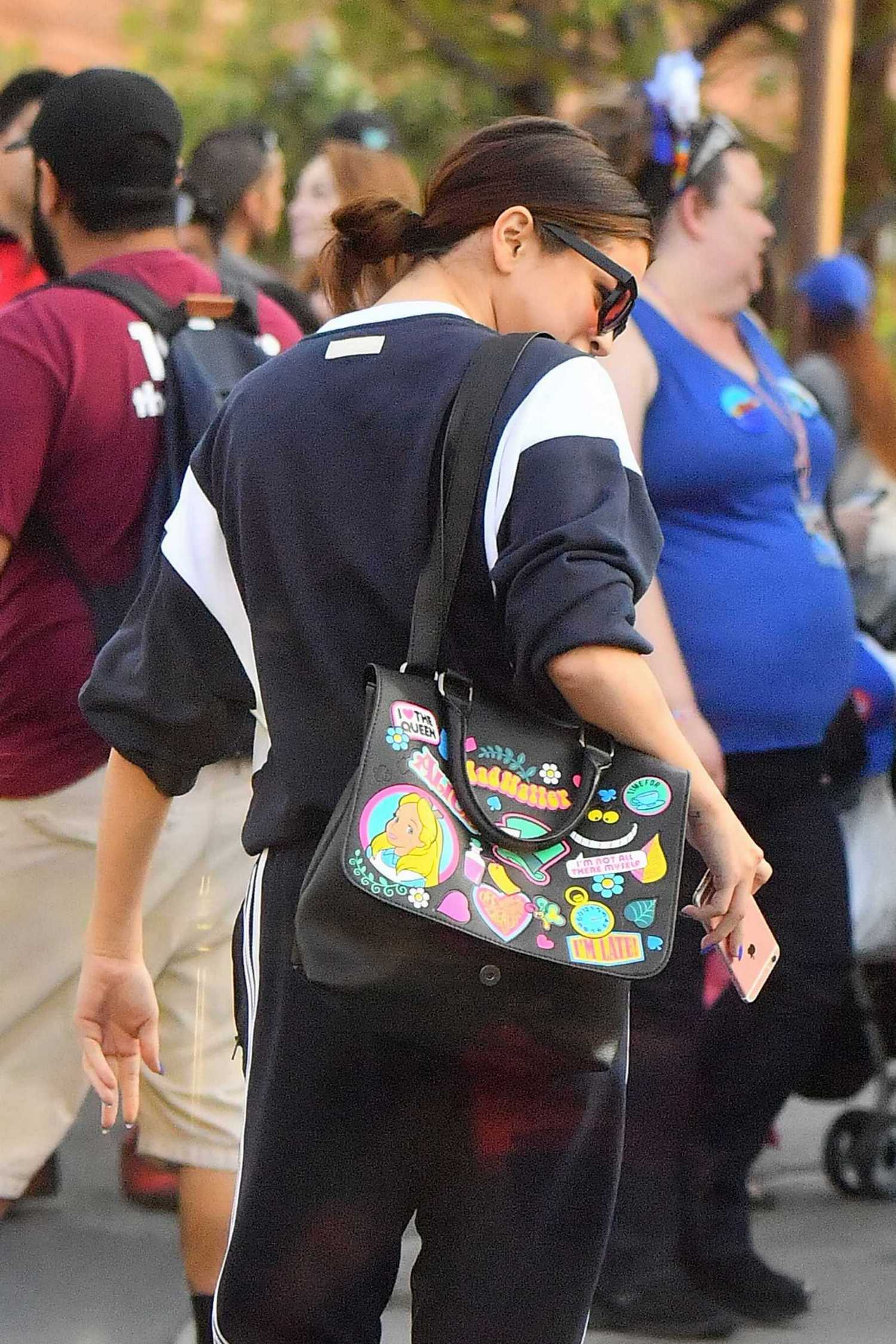 Selena_Gomez_-_At_Disneyland_in_Anaheim2C_CA_on_April_2-17.jpg