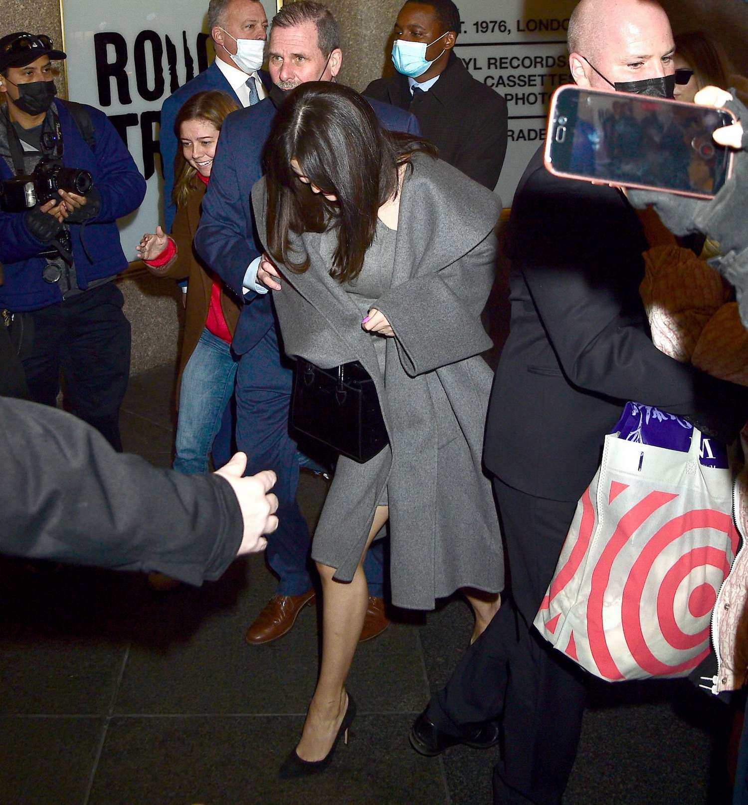 Selena_Gomez_-_At_NBC_Studios_in_New_York_City2C_1205202201.jpg