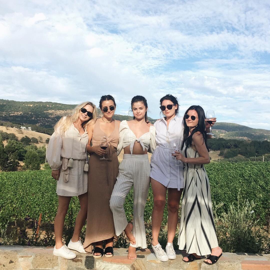 Selena_Gomez_-_At_Napa_Valley_on_July_17-03.jpg