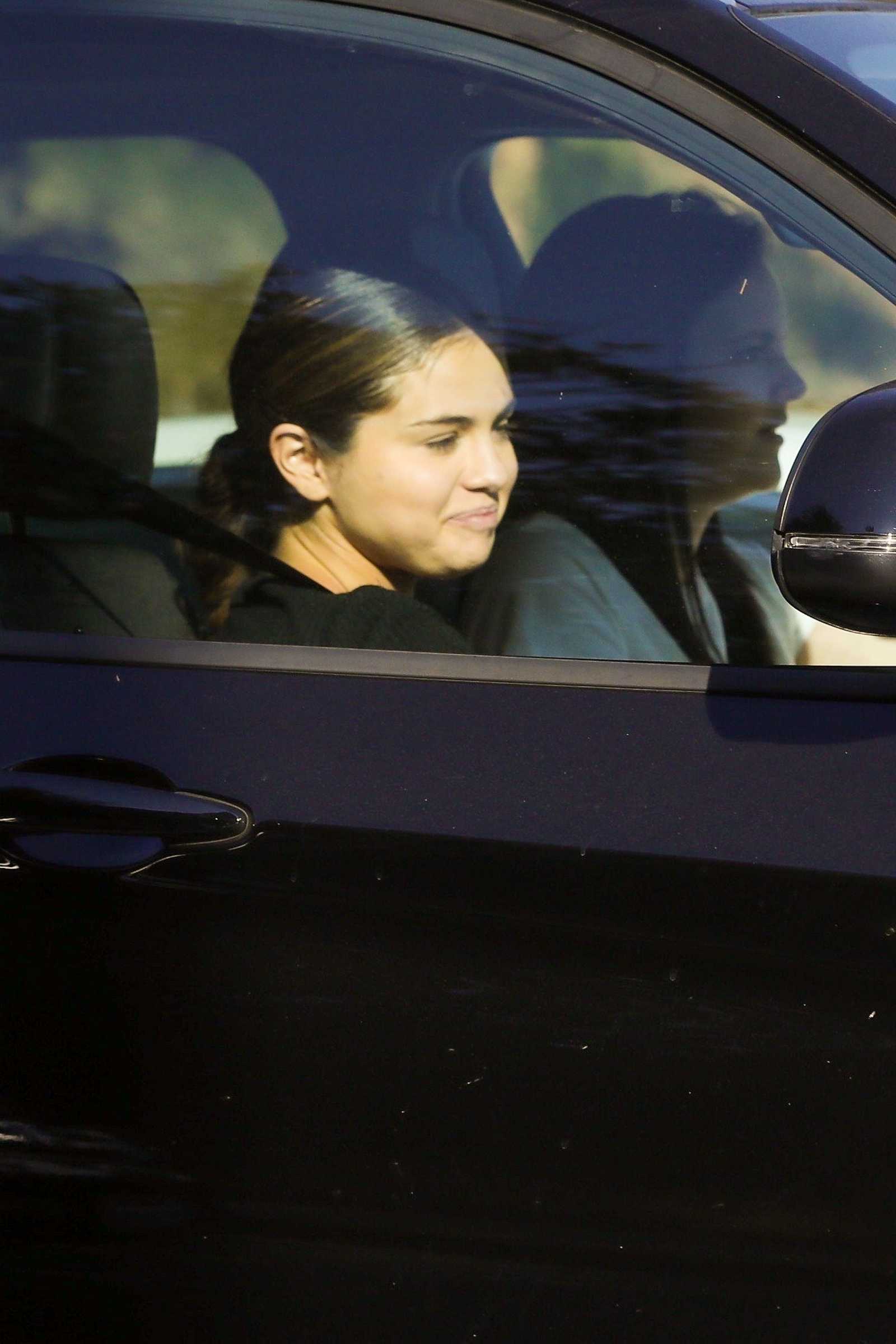 Selena_Gomez_-_At_Nobu_in_Malibu_October_122C_2019-08.jpg