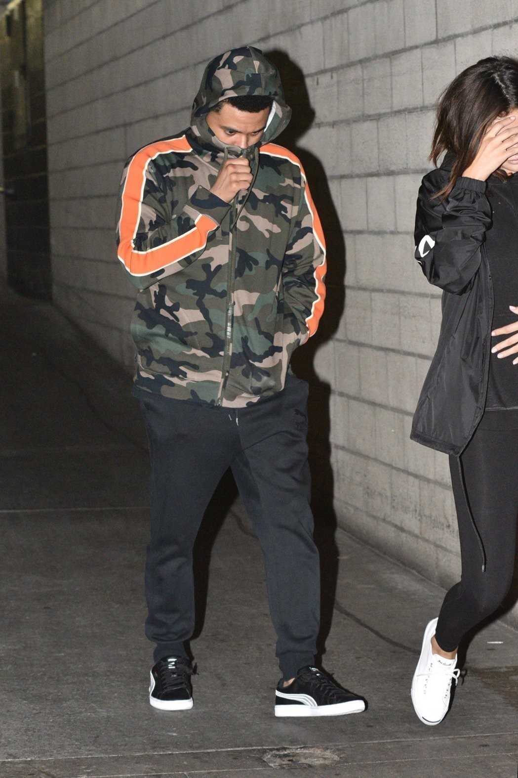 Selena_Gomez_-_At_The_Grove_with_The_Weeknd_in_West_Hollywood_on_June_16-03.jpg