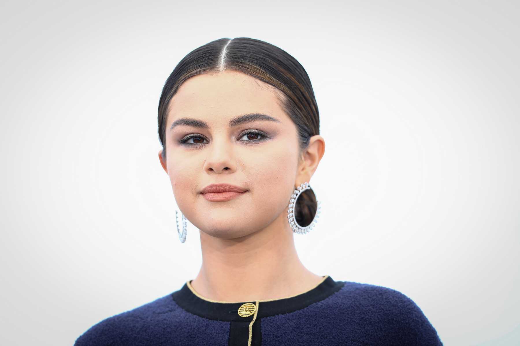 Selena_Gomez_-_At_The_The_Dead_Don_t_Die_Photocall_In_Cannes2C_France__05152019-07.jpg