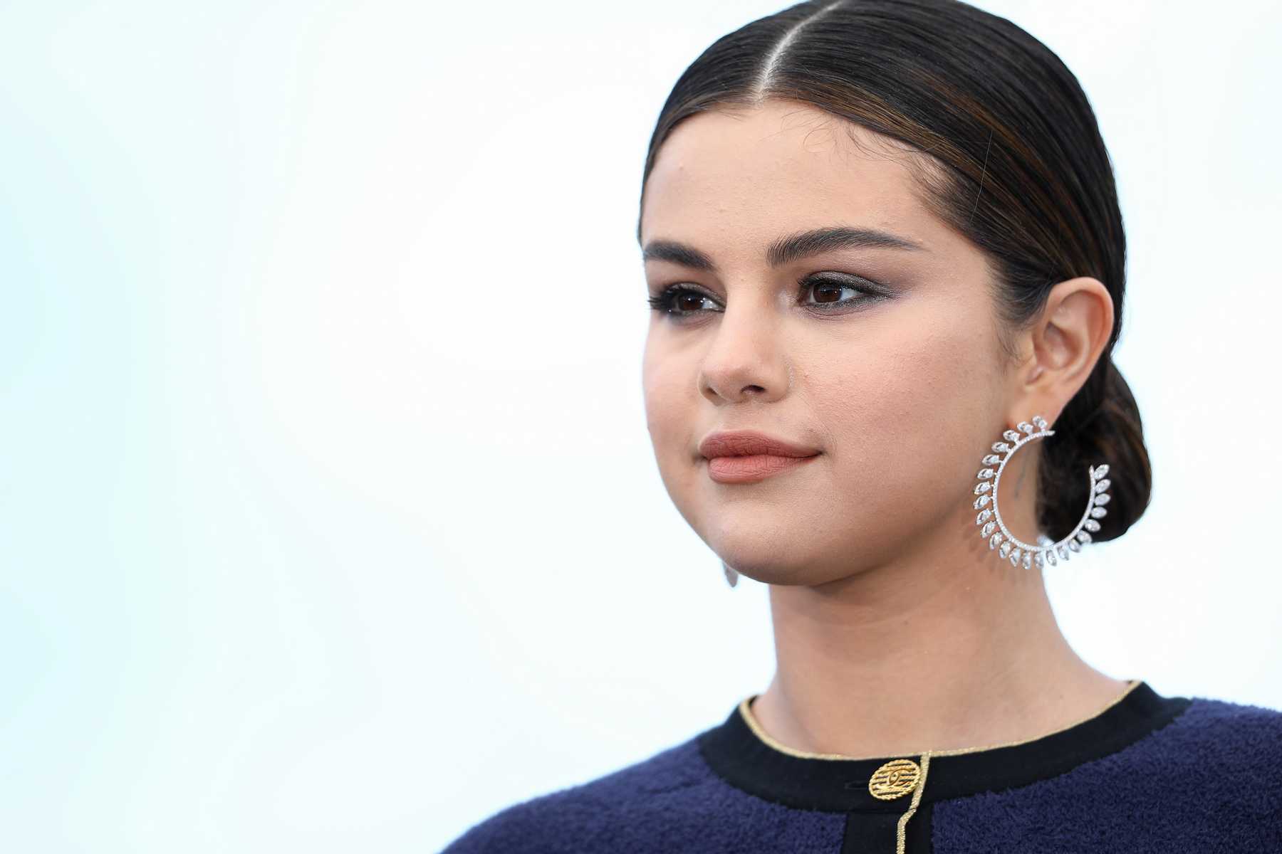 Selena_Gomez_-_At_The_The_Dead_Don_t_Die_Photocall_In_Cannes2C_France__05152019-08.jpg