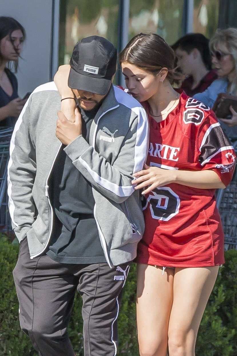 Selena_Gomez_-_At_local_organic_grocery_store_with_The_Weeknd_in_LA_on_August_21-01.jpg