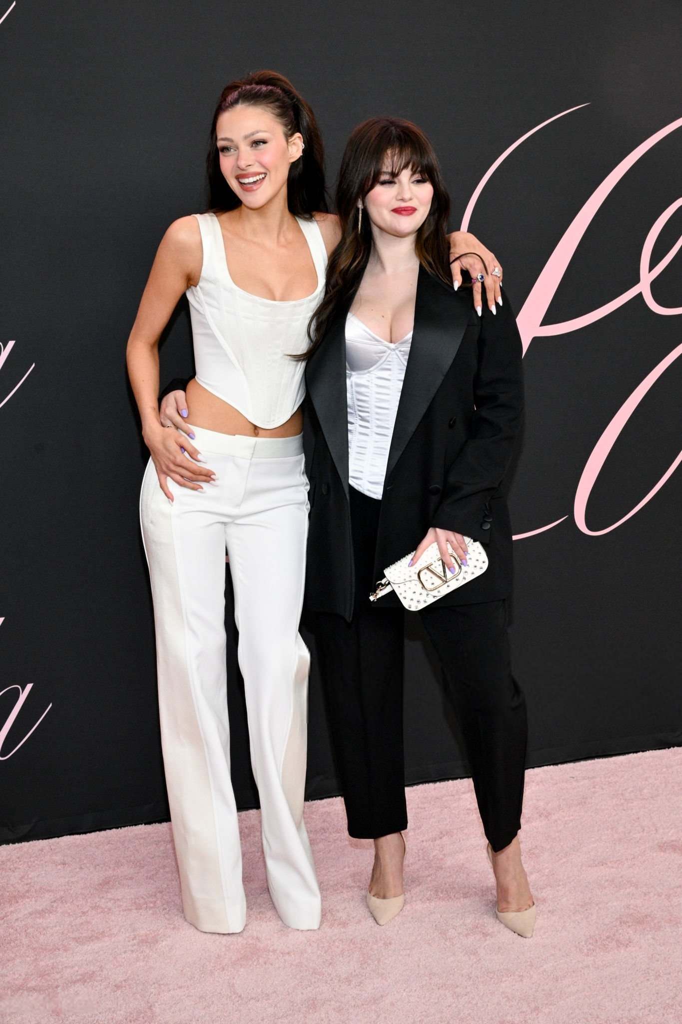 Selena_Gomez_-_At_the_Premiere_of__Lola__in_Los_Angeles_February_32C_202423~0.jpg
