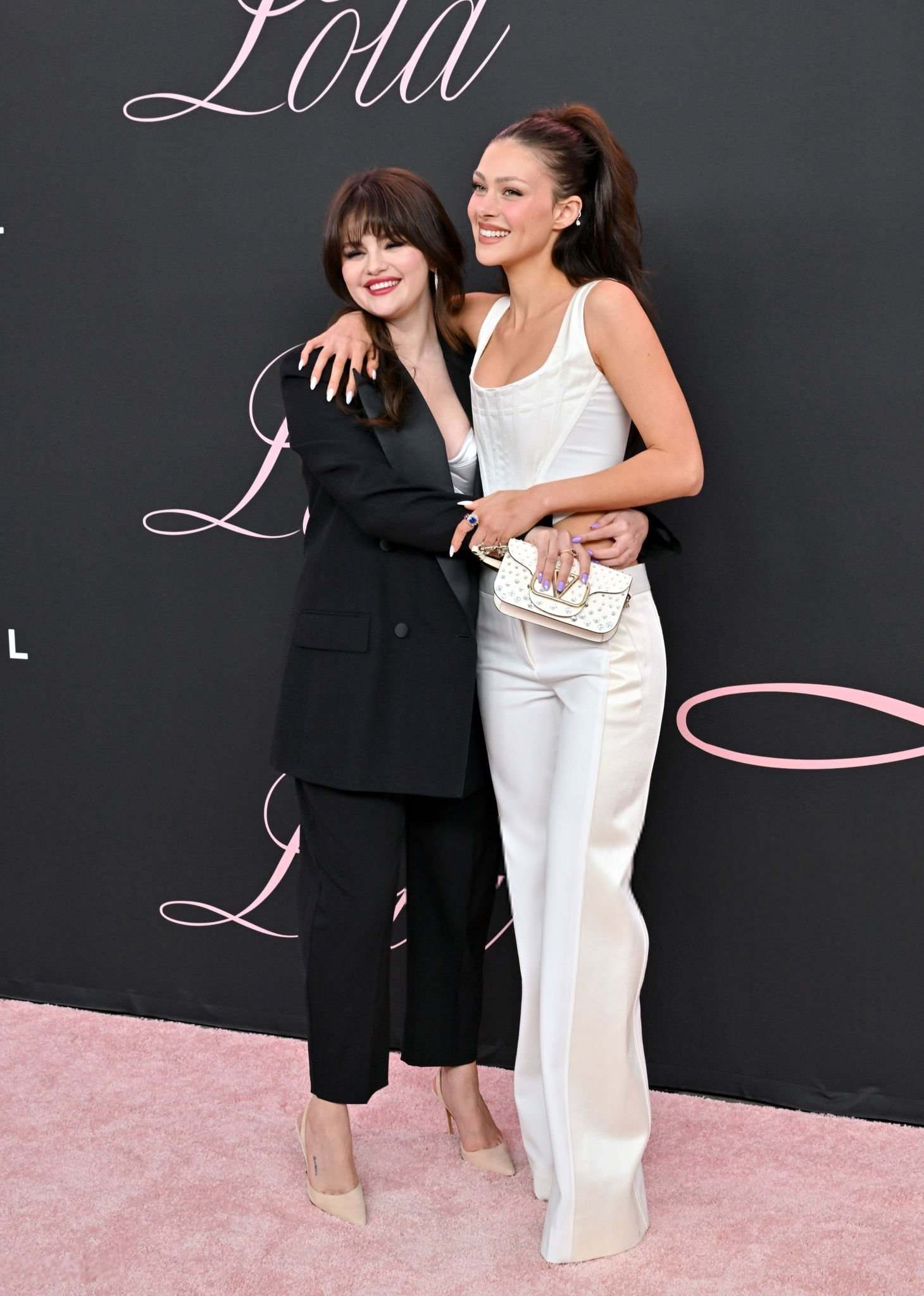Selena_Gomez_-_At_the_Premiere_of__Lola__in_Los_Angeles_February_32C_202424~0.jpg