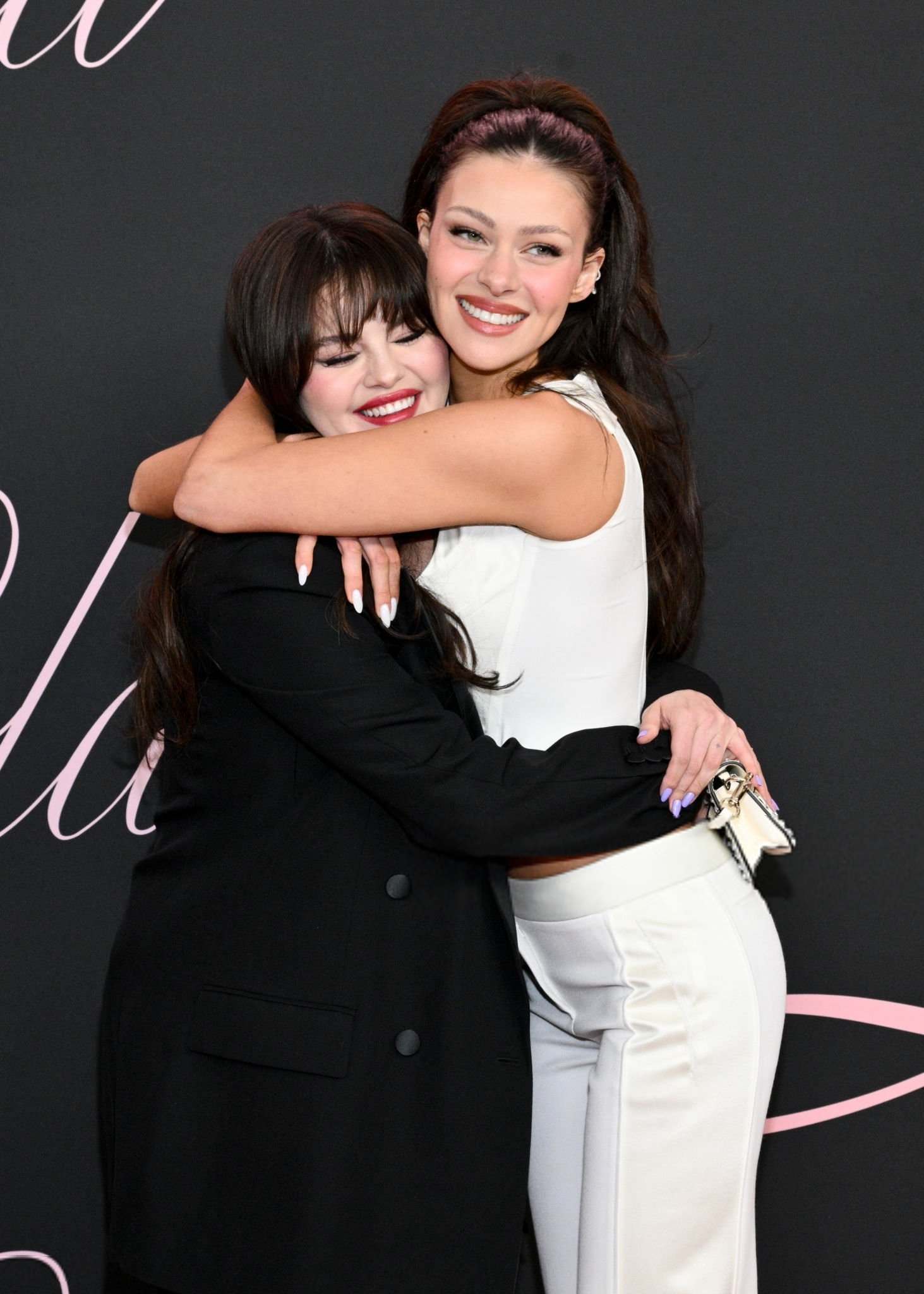 Selena_Gomez_-_At_the_Premiere_of__Lola__in_Los_Angeles_February_32C_202426~0.jpg