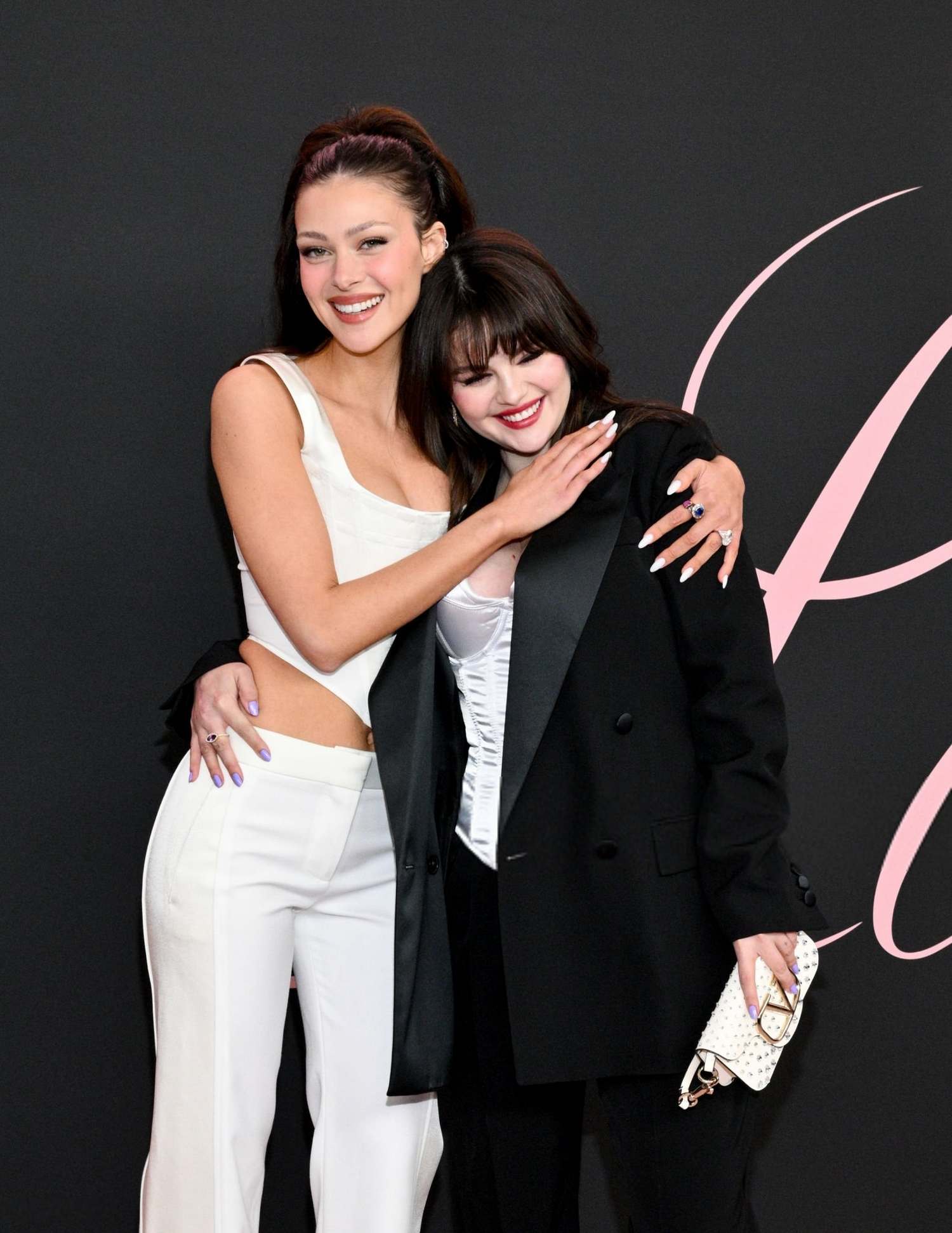 Selena_Gomez_-_At_the_Premiere_of__Lola__in_Los_Angeles_February_32C_202434~0.jpg