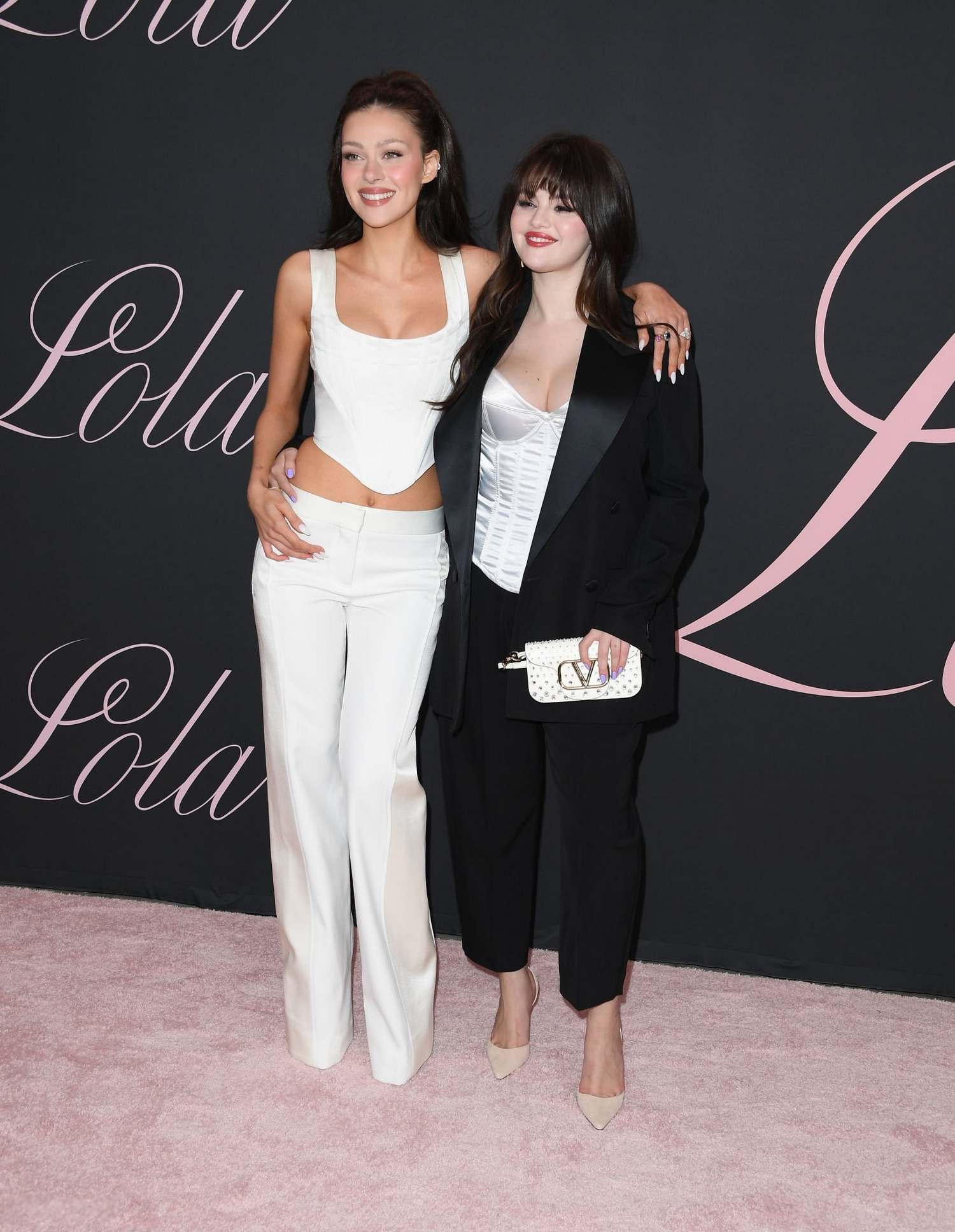 Selena_Gomez_-_At_the_Premiere_of__Lola__in_Los_Angeles_February_32C_202435~0.jpg