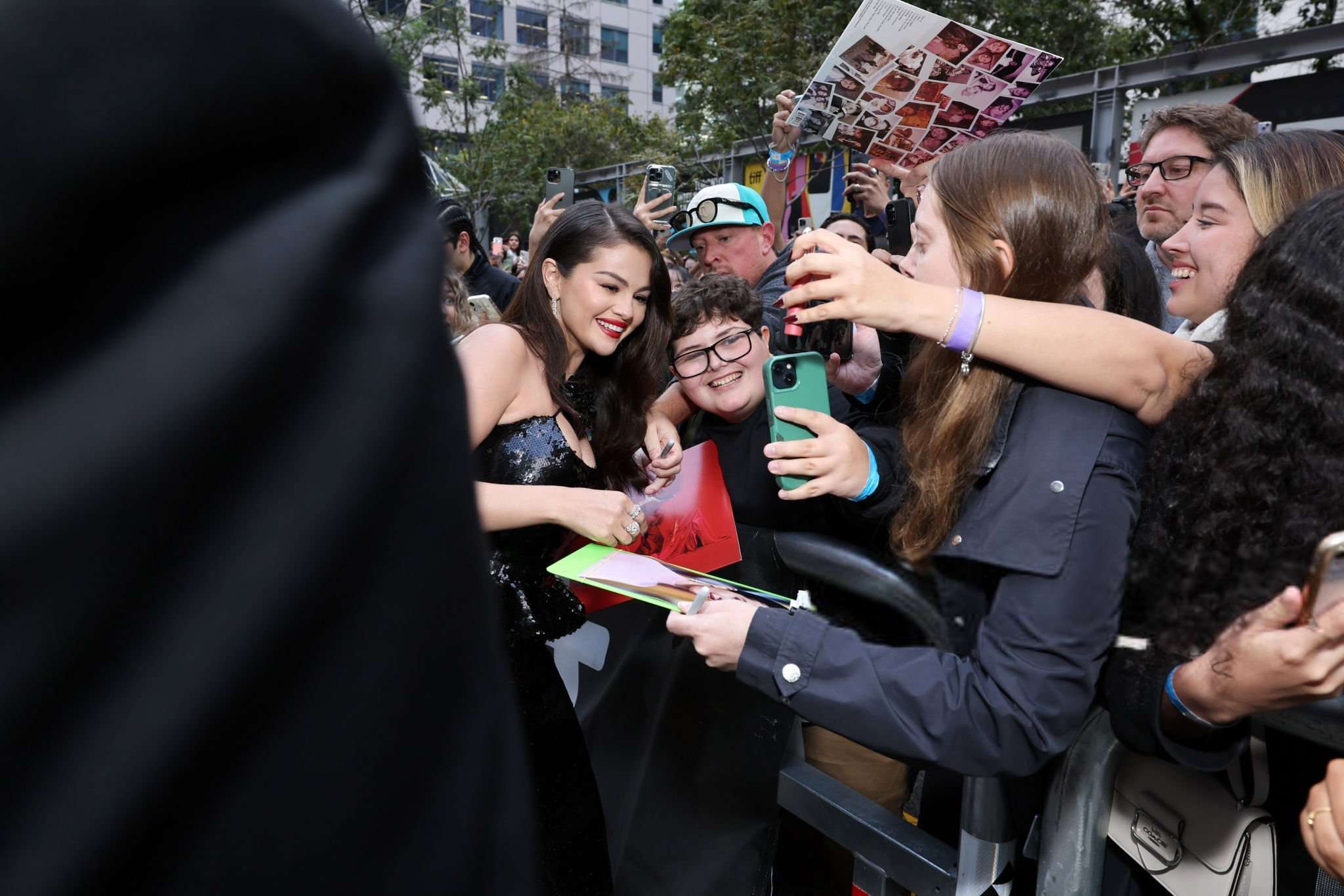 Selena_Gomez_-_Attends_the_premiere_of_Emilia_Perez_in_the_Toronto_International_Film_Festival__September_92C_2024_35.jpg
