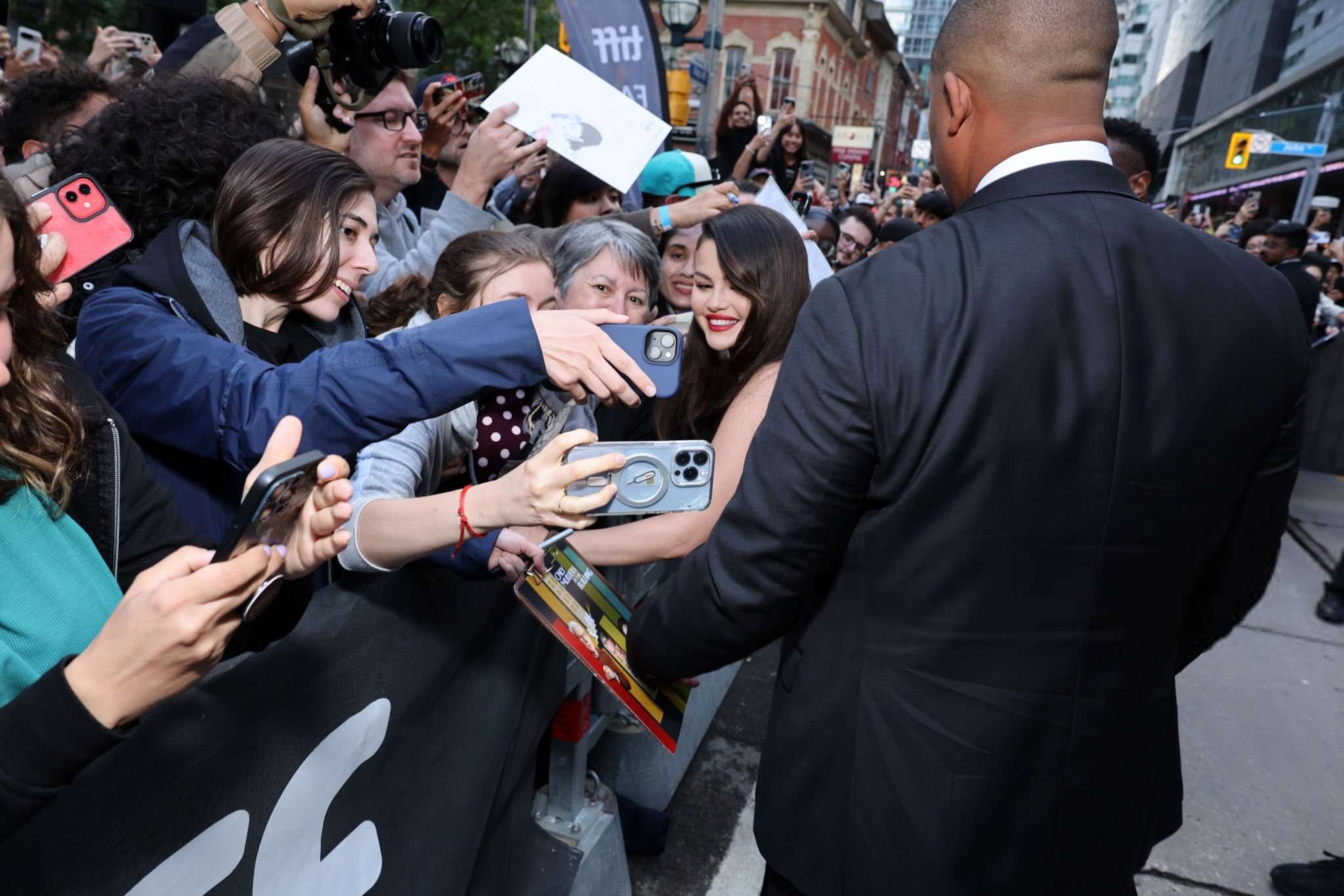 Selena_Gomez_-_Attends_the_premiere_of_Emilia_Perez_in_the_Toronto_International_Film_Festival__September_92C_2024_39.jpg