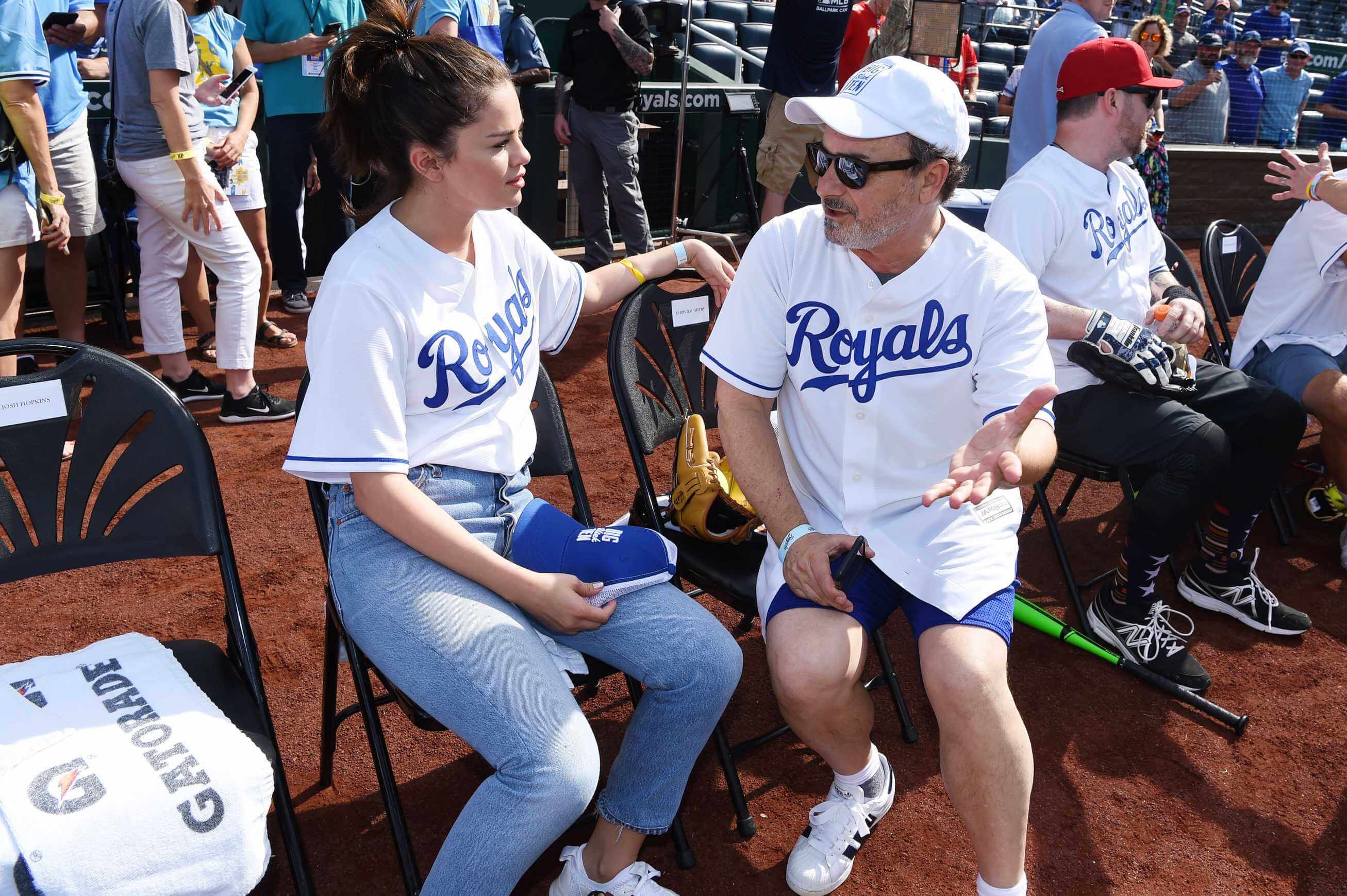 Selena_Gomez_-_Big_Slick_celebrity_softball_game_in_Kansas_City2C_Missouri_28June_072C_201929-05.jpg